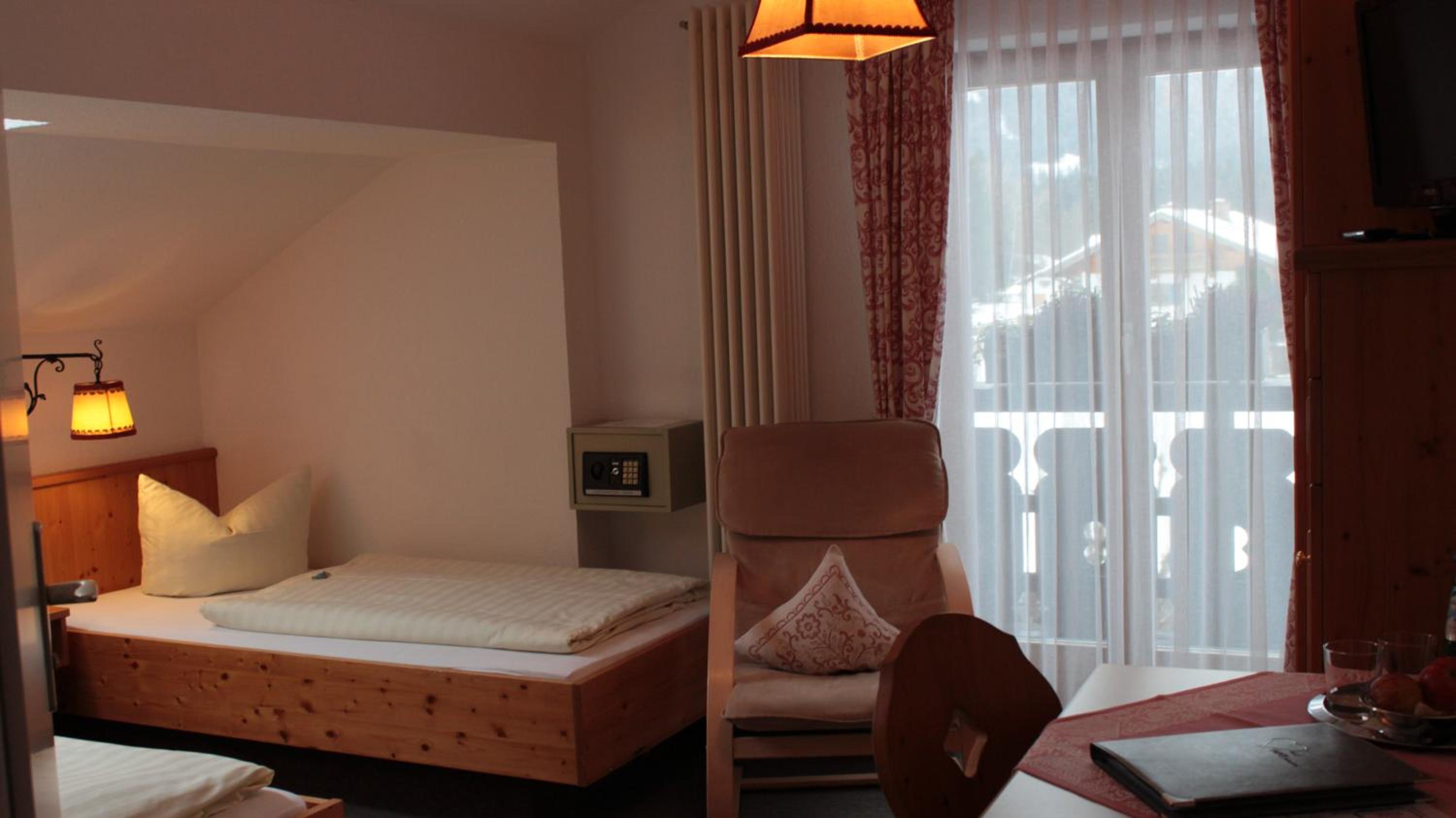Standard Twin Room With Mountain View photo 1