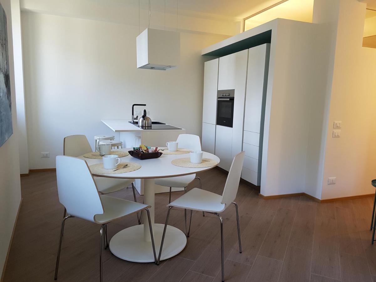 Apartment with Lake View - Photo 14