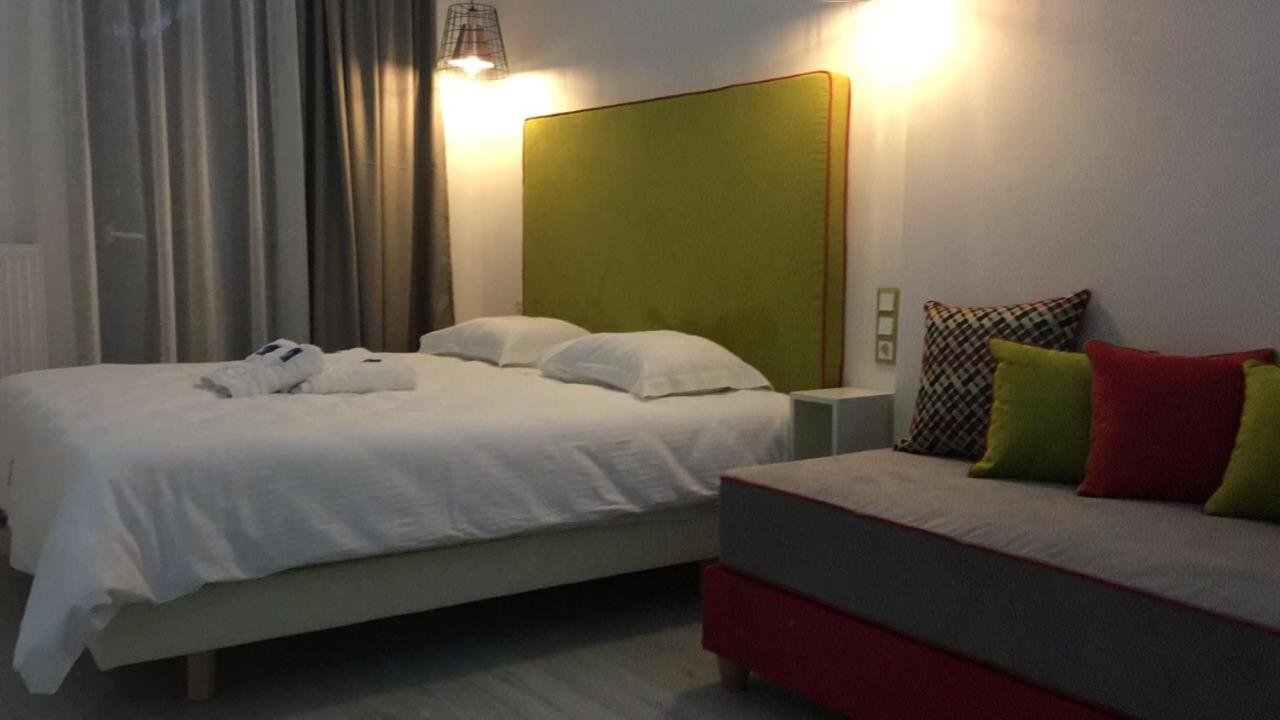 Apartment with Balcony photo 2