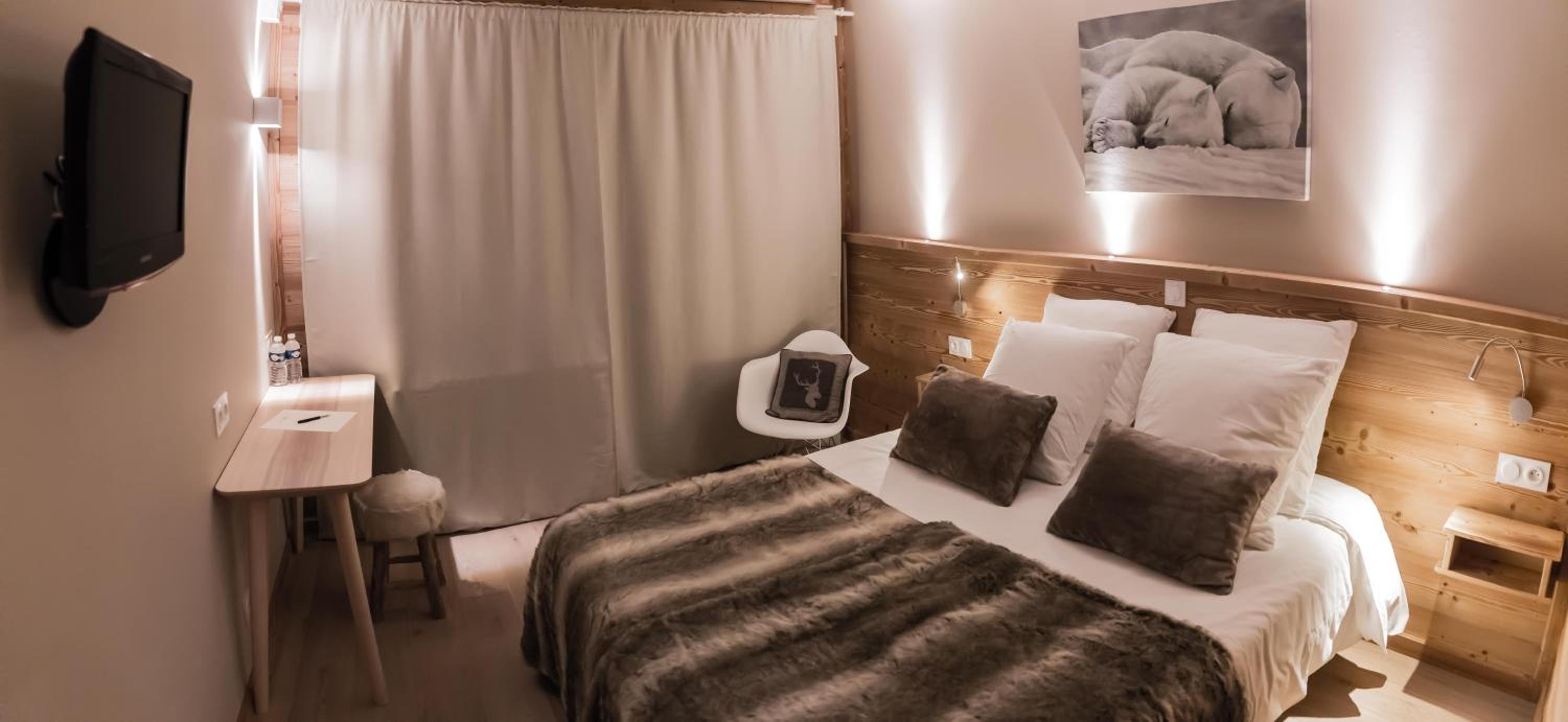 Double or Twin Room - Photo 5
