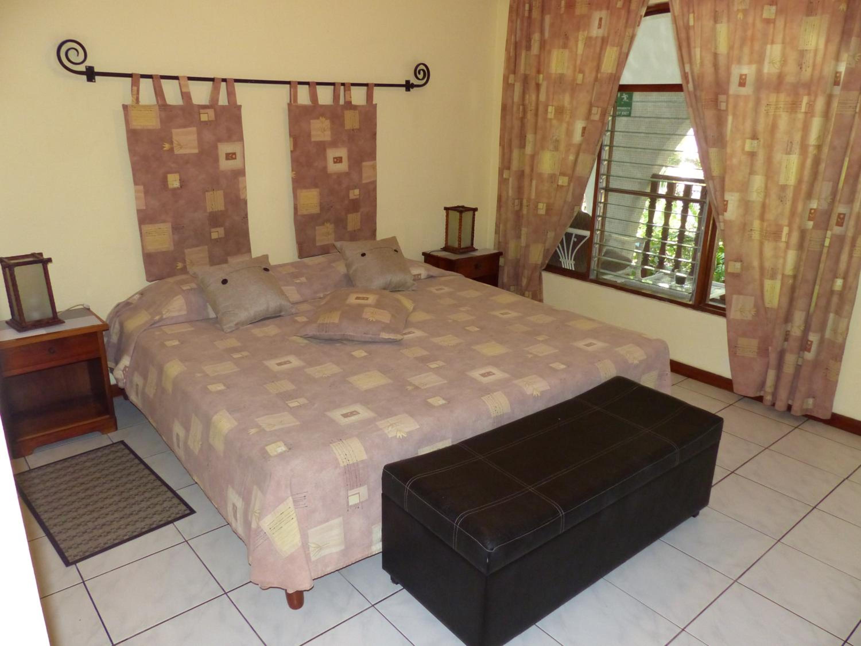 Standard King Room photo 1