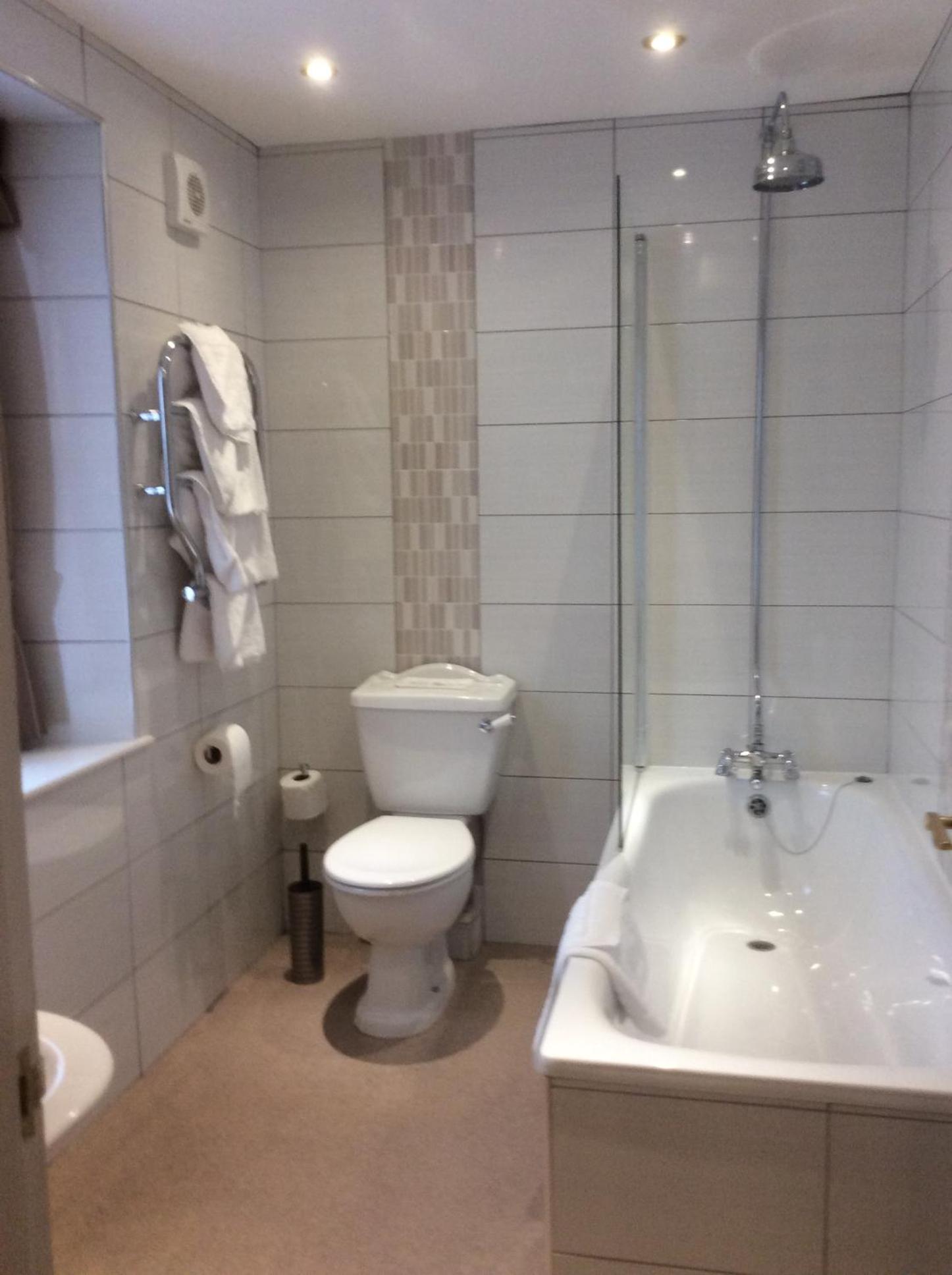 Standard Twin Room - Photo 2