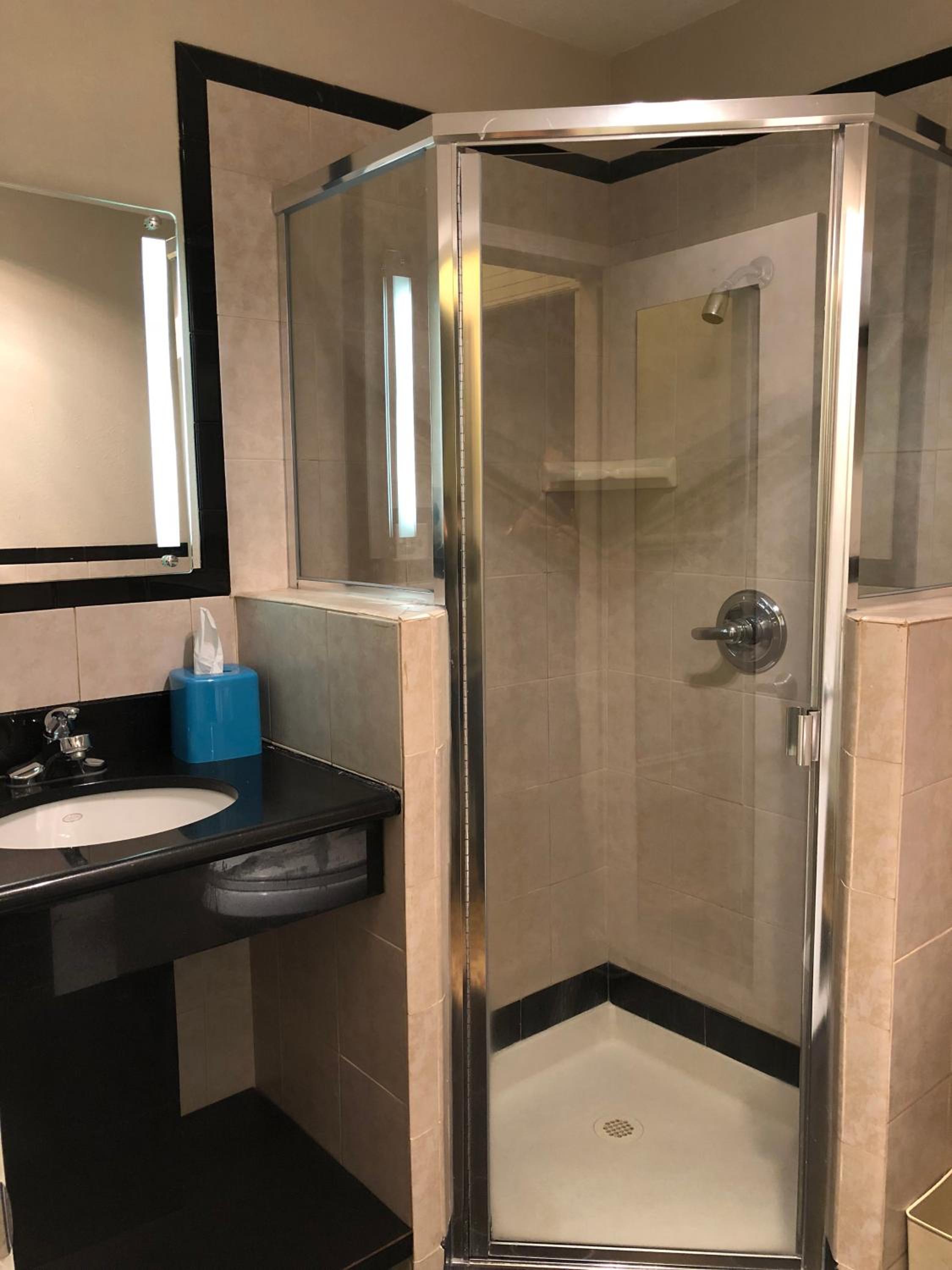 Two-Bedroom Suite photo 3