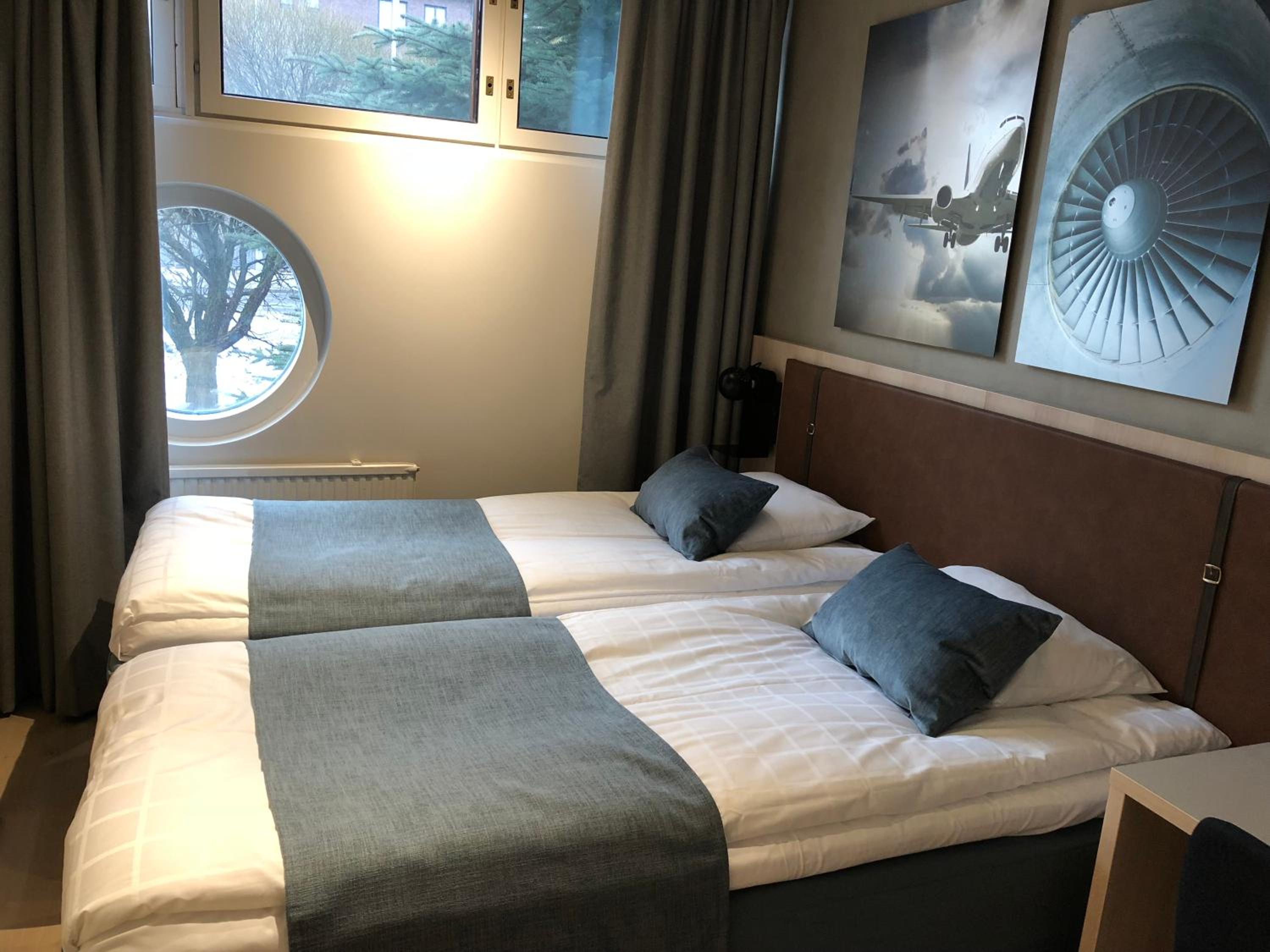 Standard Twin Room - Photo 21