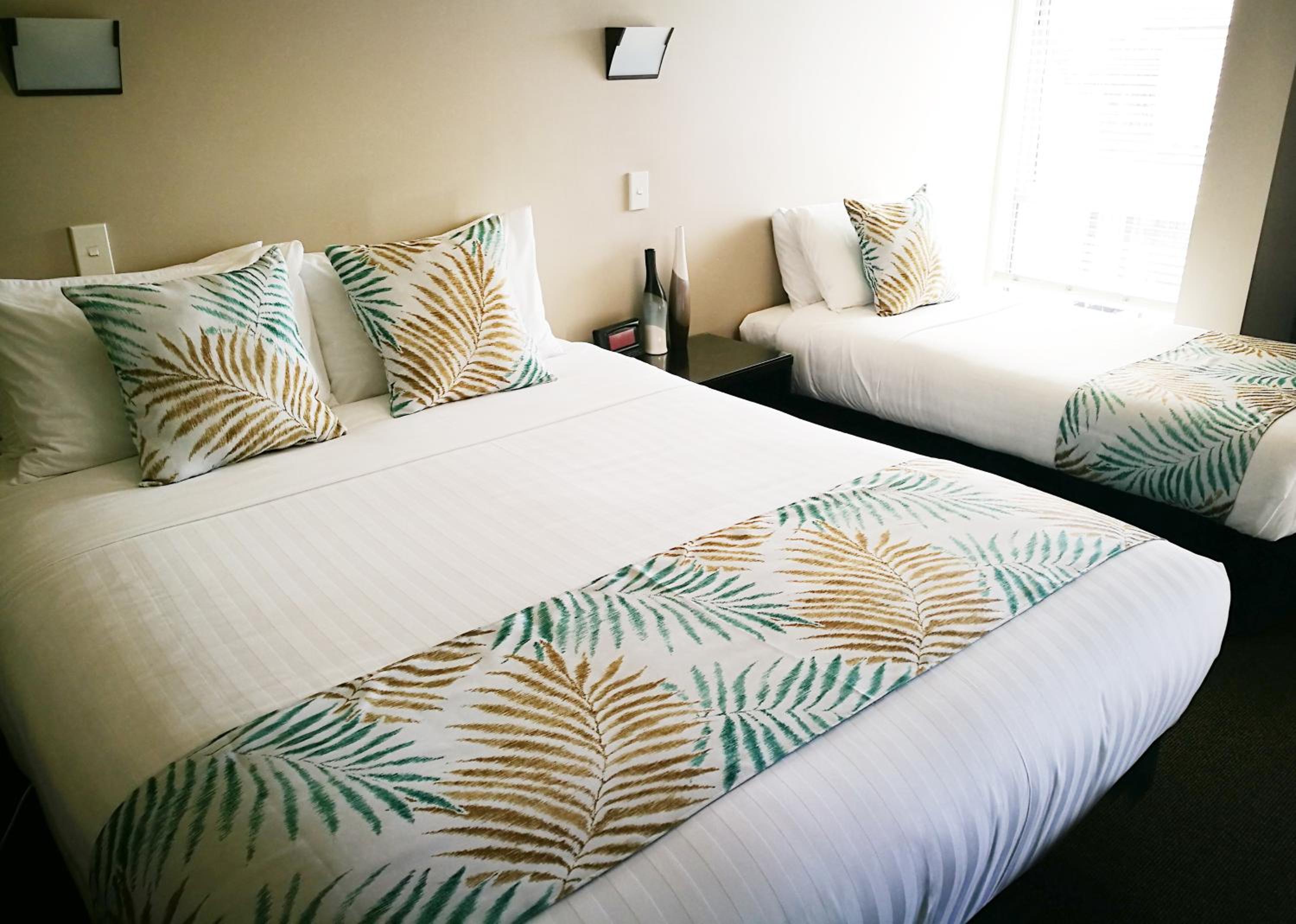 One-Bedroom King Suite with Spa Bath