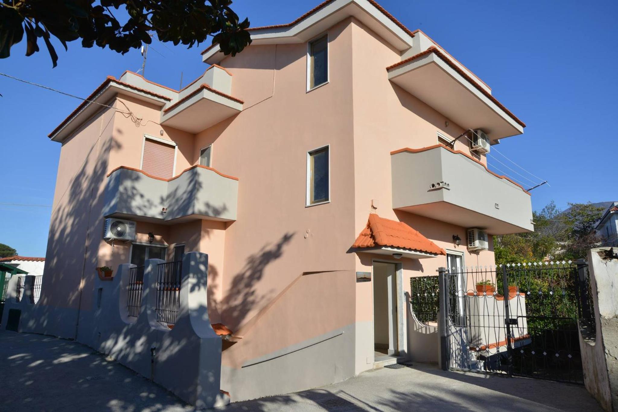 Deluxe Double or Twin Room with Garden View photo 2