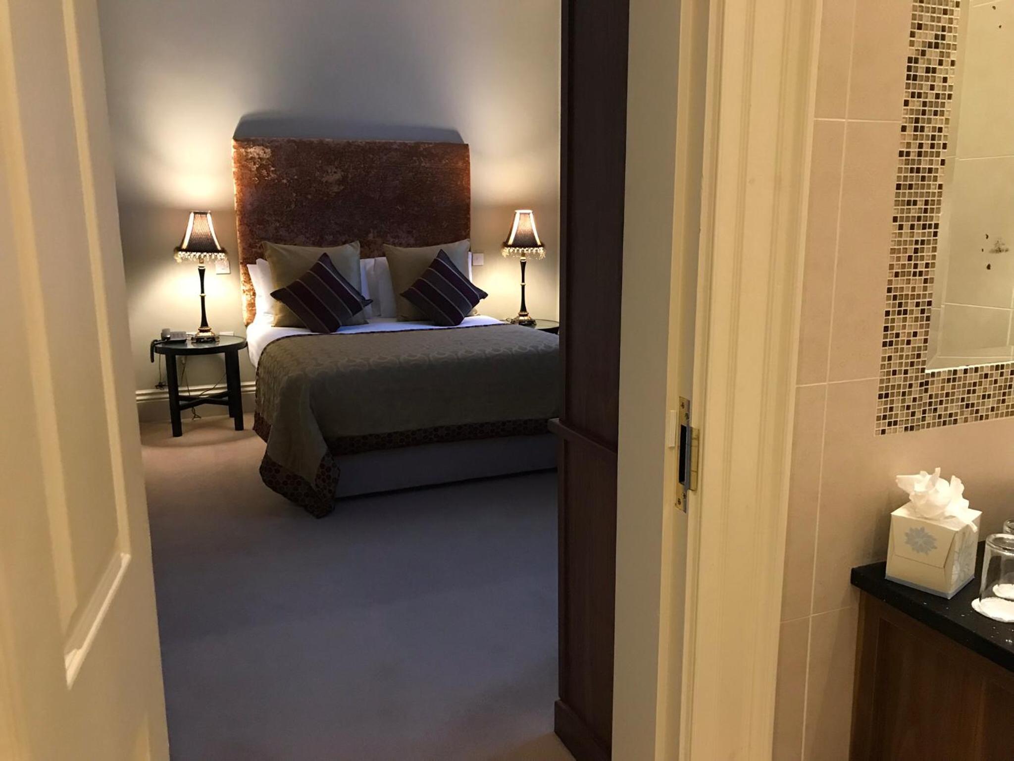 Standard Double Room - Photo 8