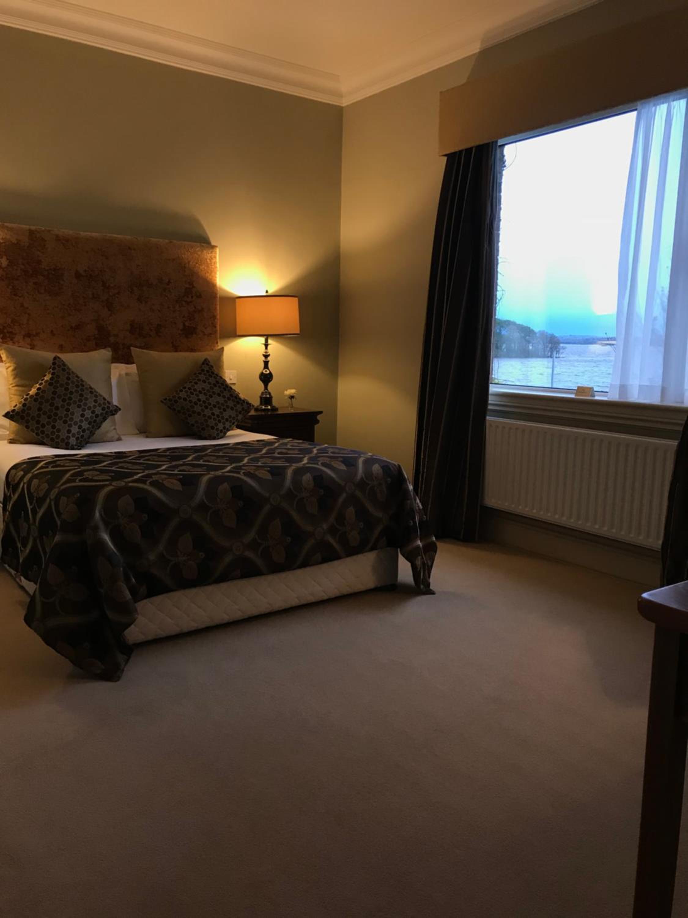 Double Room with Lake View - Photo 8