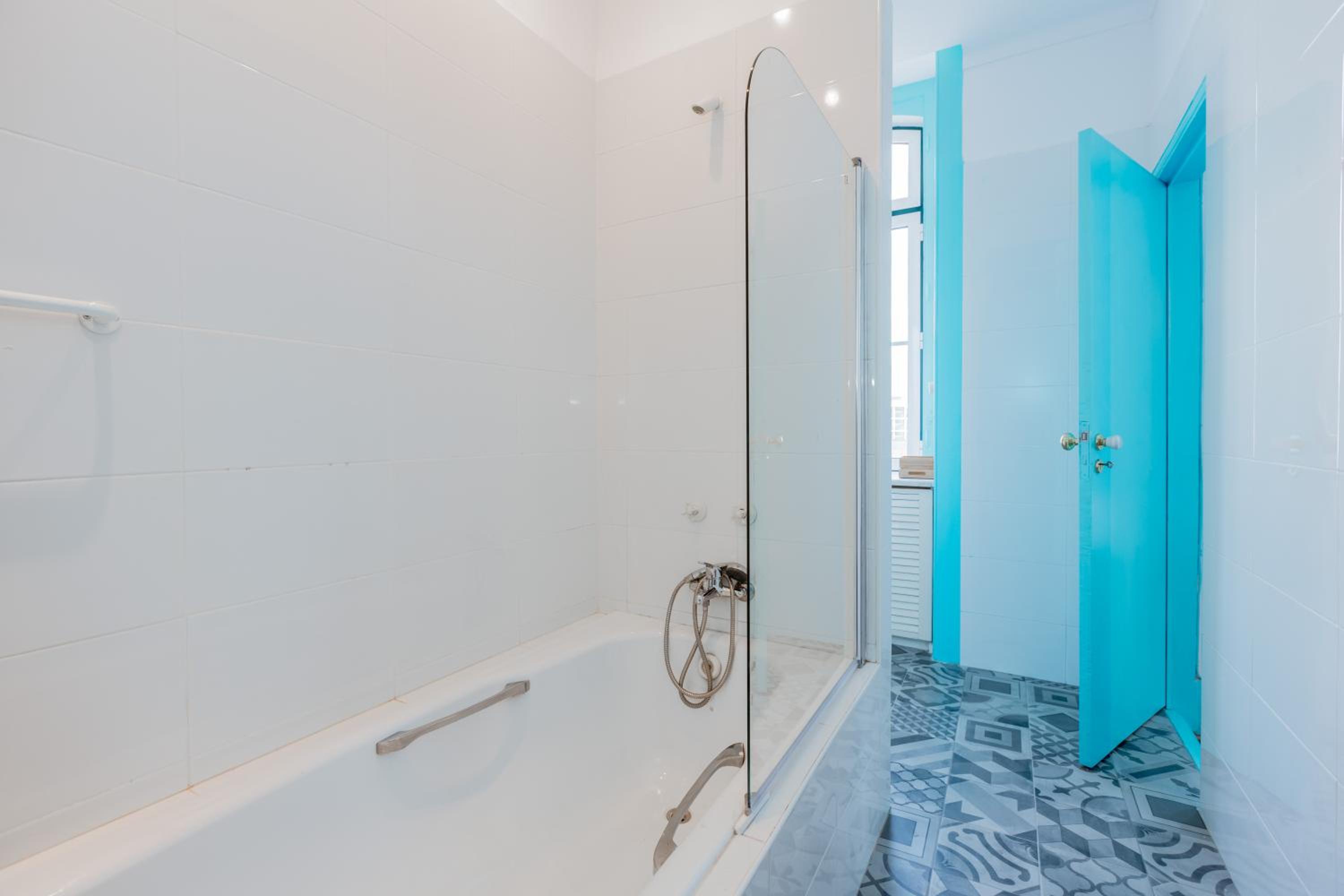 Family Room with Private Bathroom photo 2