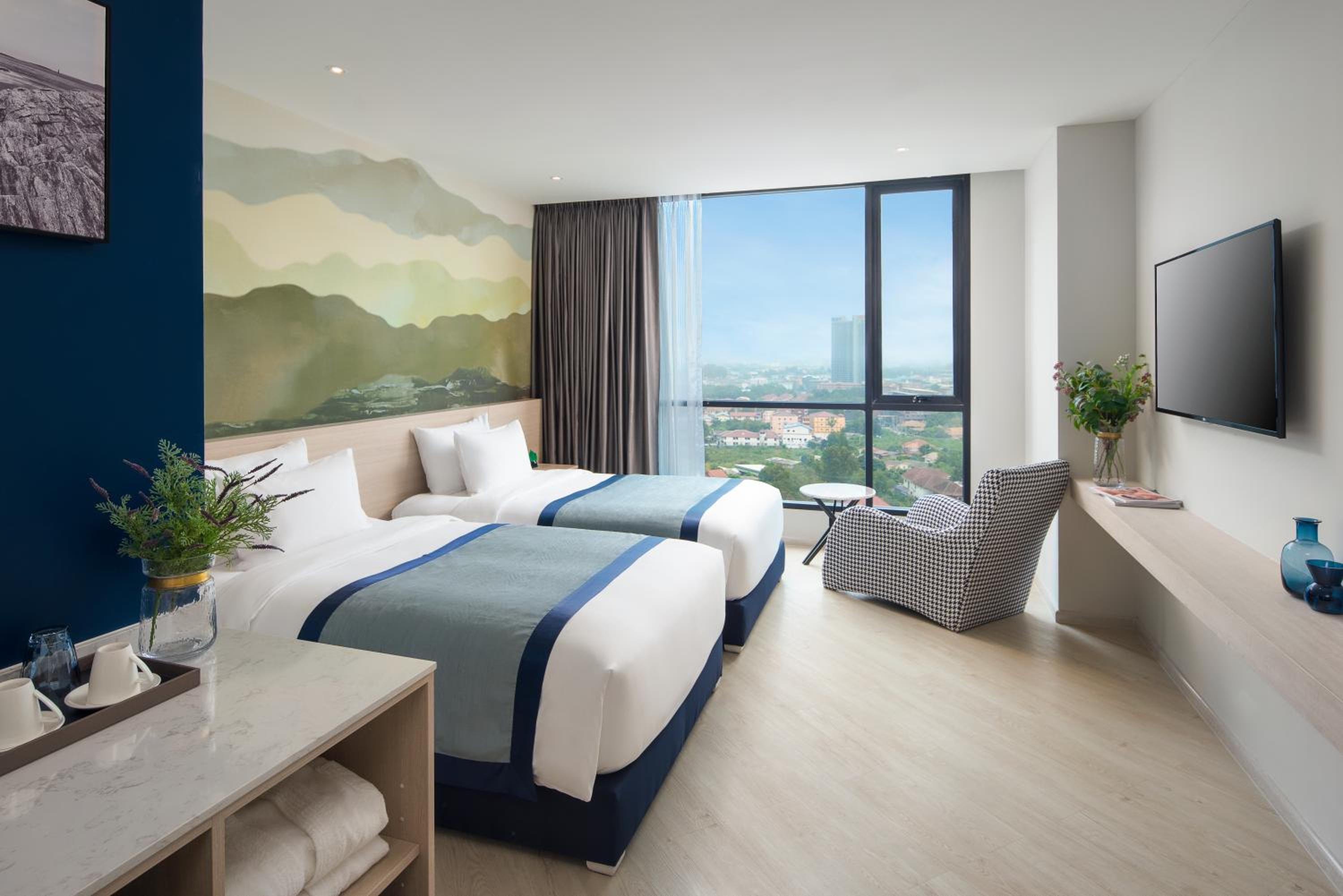 Deluxe Double or Twin Room with City View - Photo 4