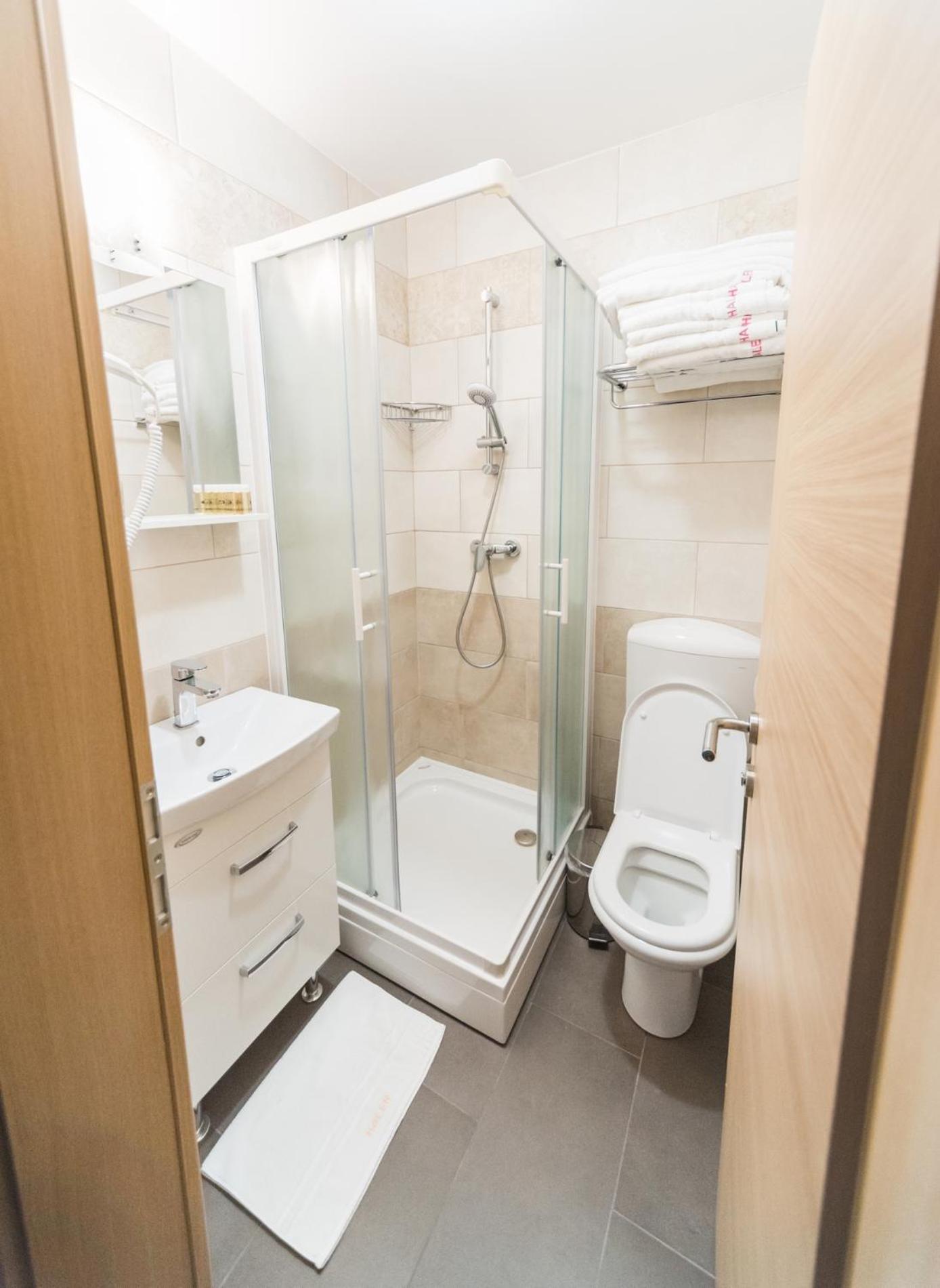 Two-Bedroom Apartment (5 Adults) - Photo 11