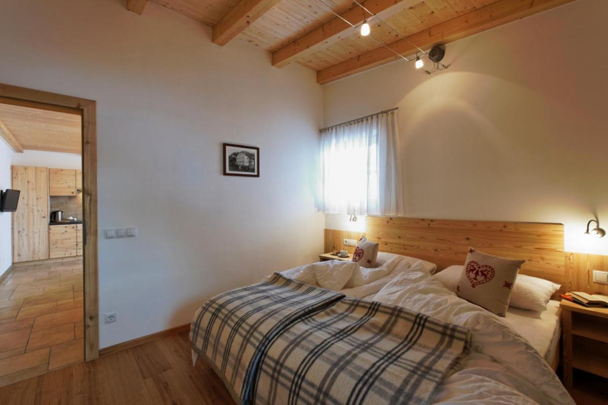 Three-Bedroom Apartment photo 2