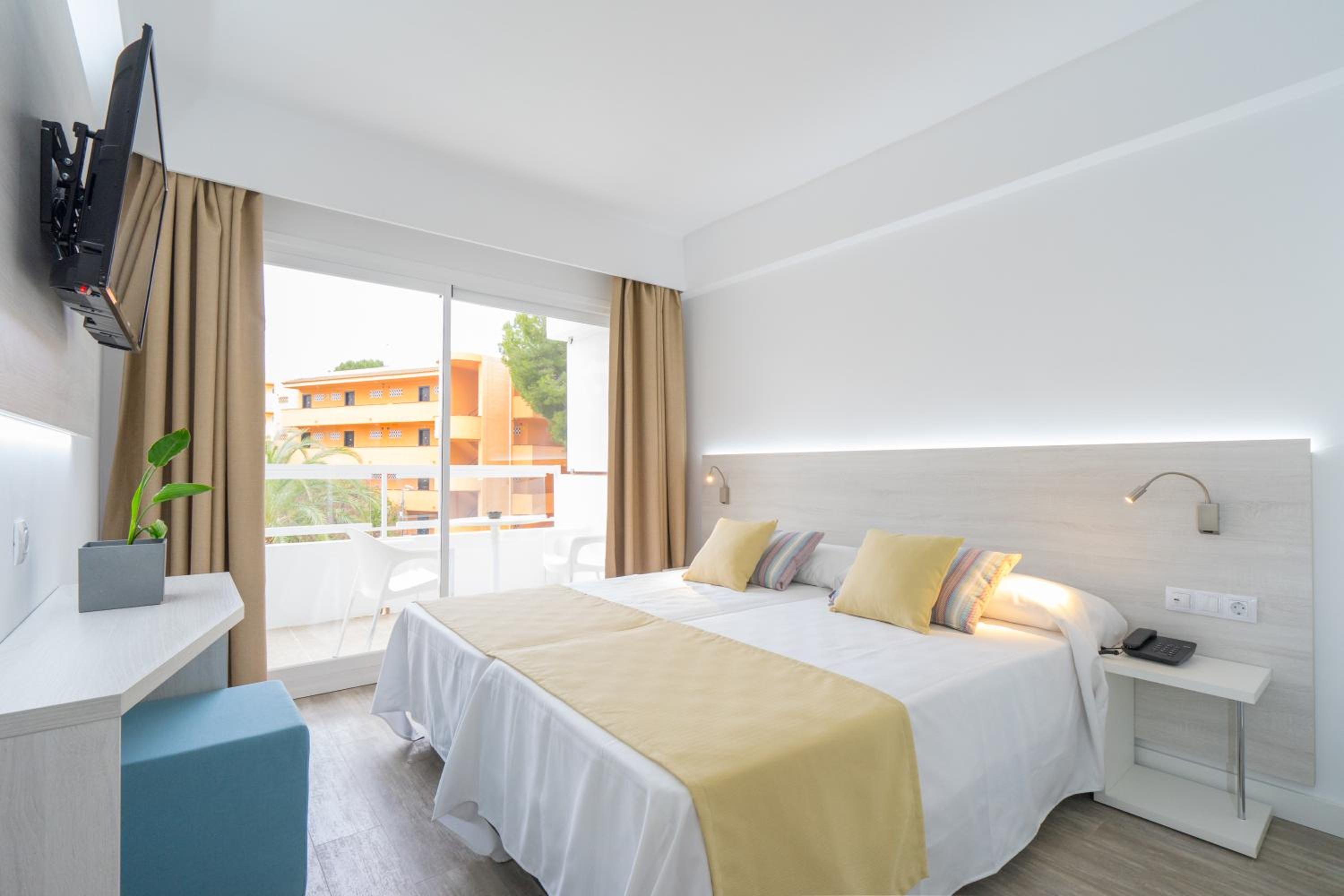 Standard Double Room - Photo 2