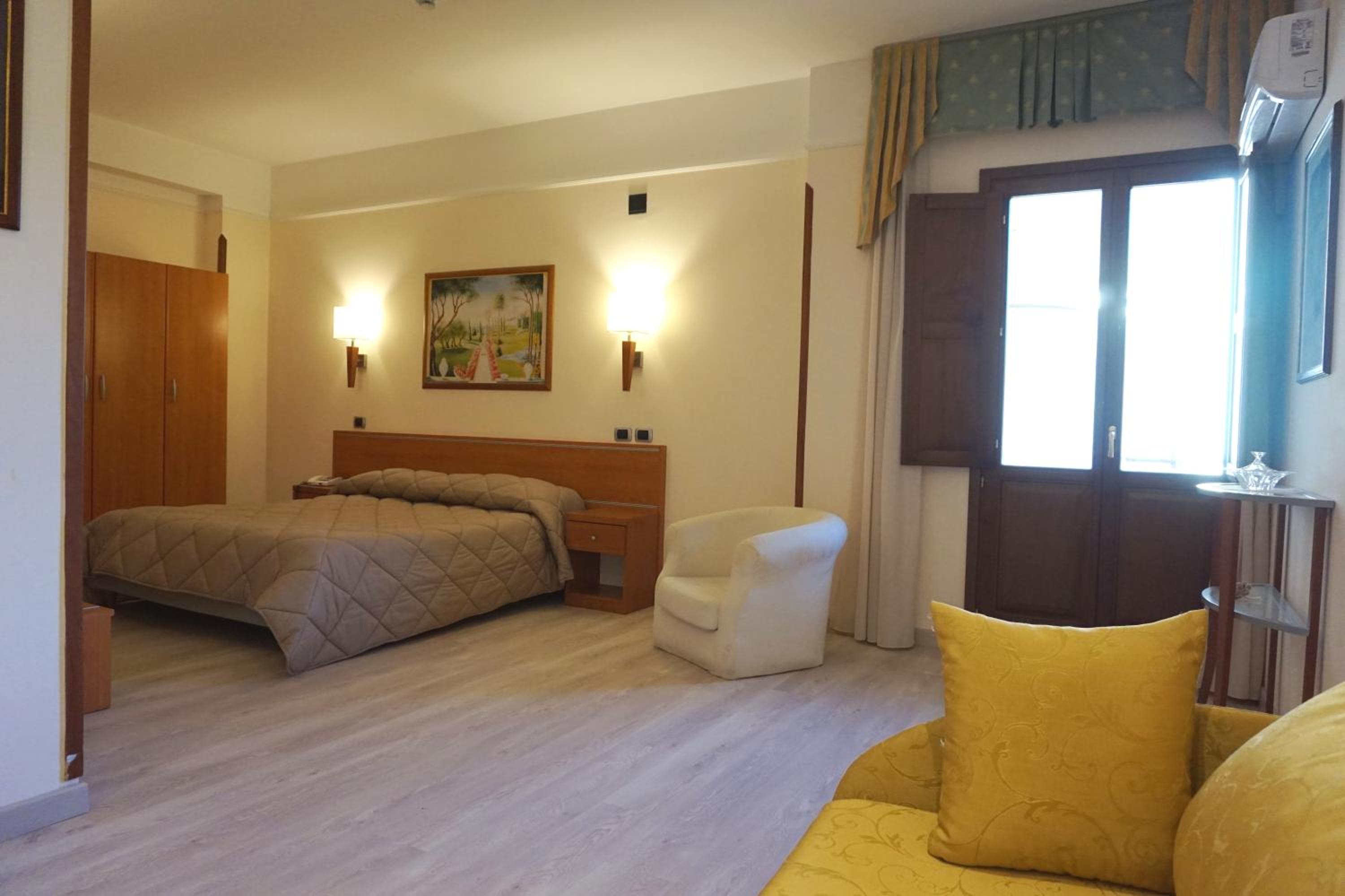 Junior Suite - Photo 11