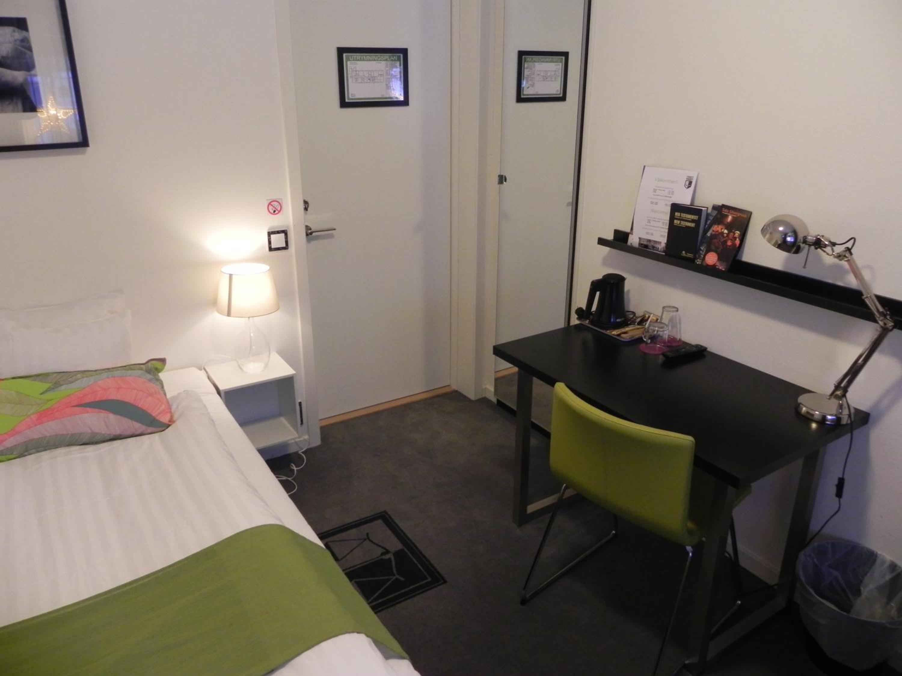   Single Room photo 2