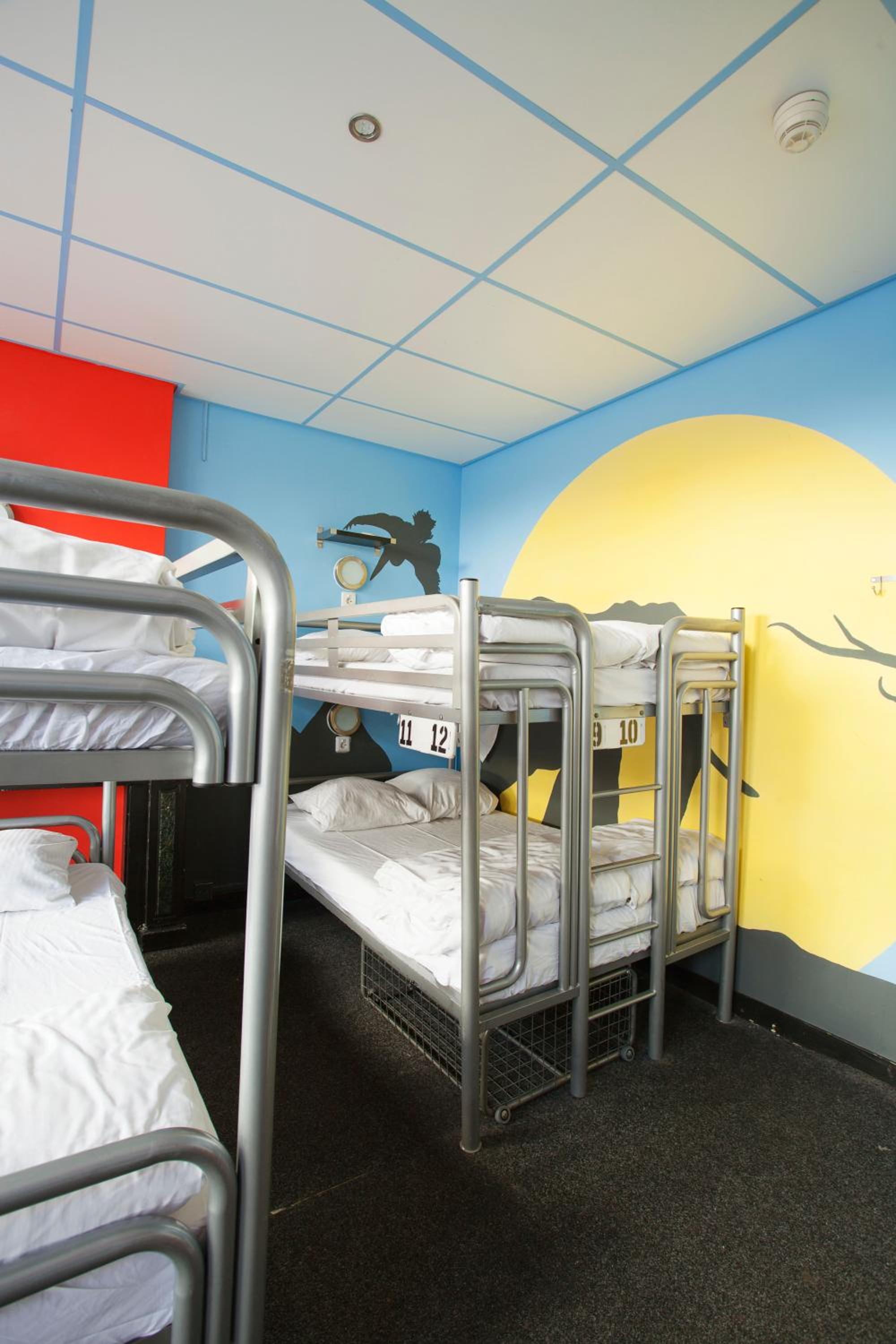 Double Bed in 12-Person Mixed Dormitory Room photo 3