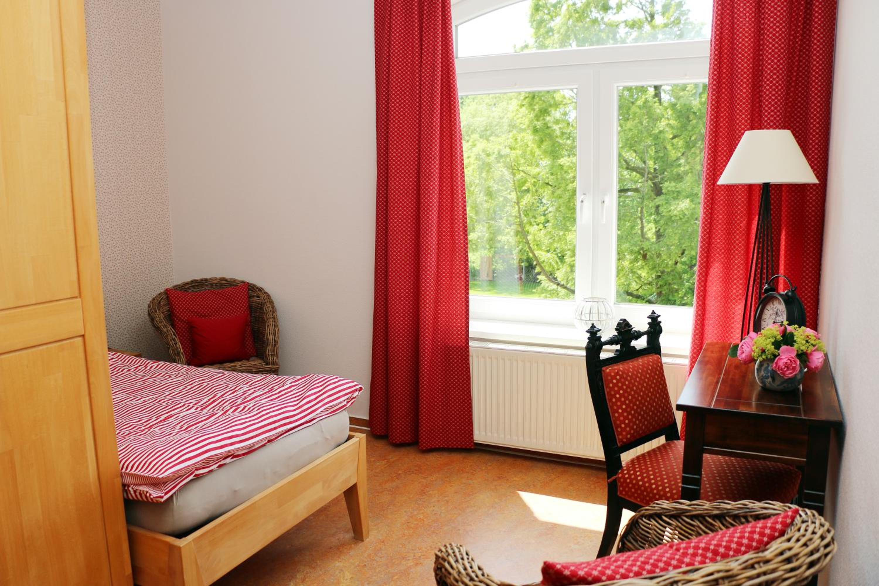 Large Comfort Two-Bedroom Apartment photo 1