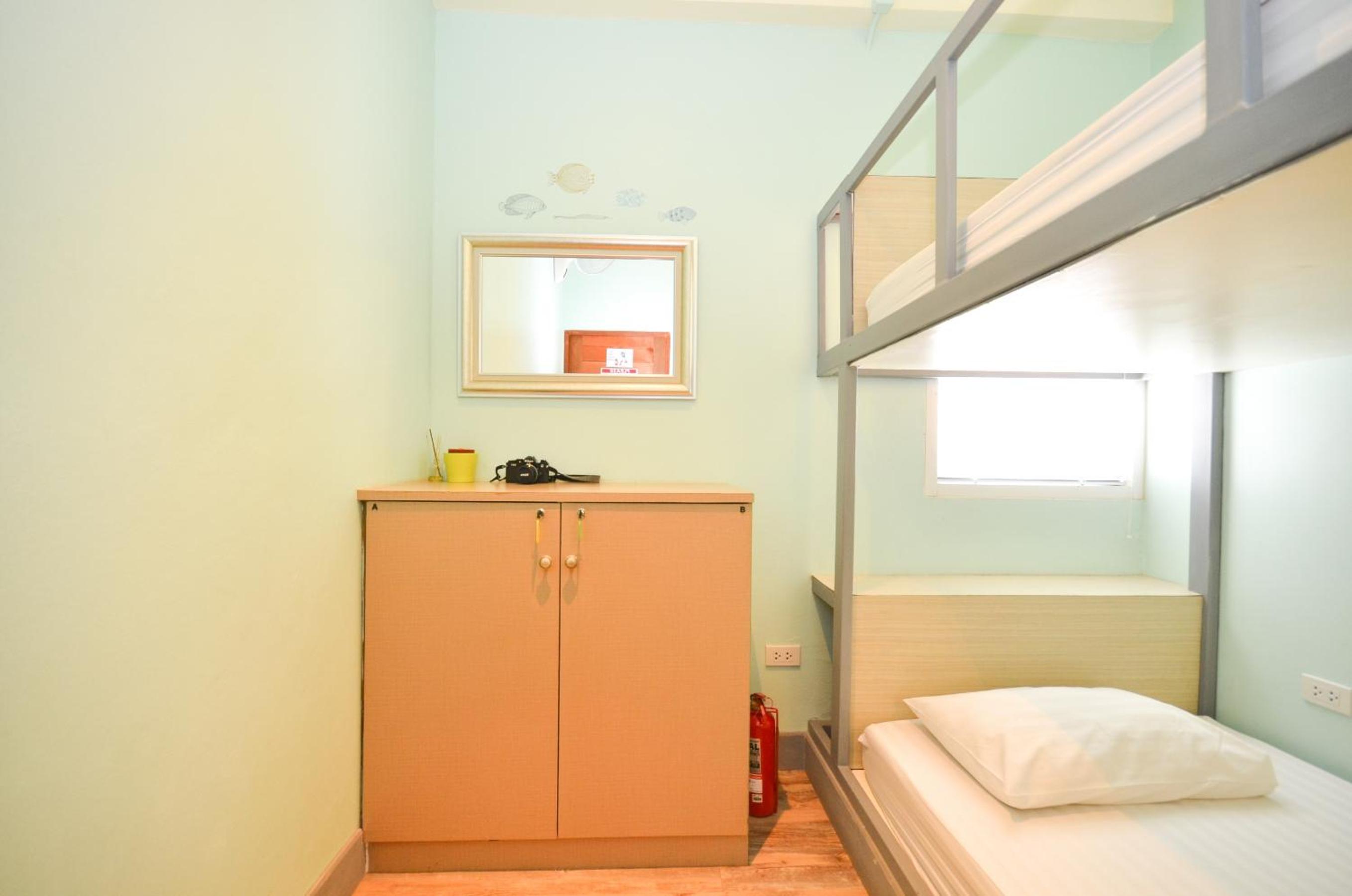 Twin Room with Shared Bathroom photo 2