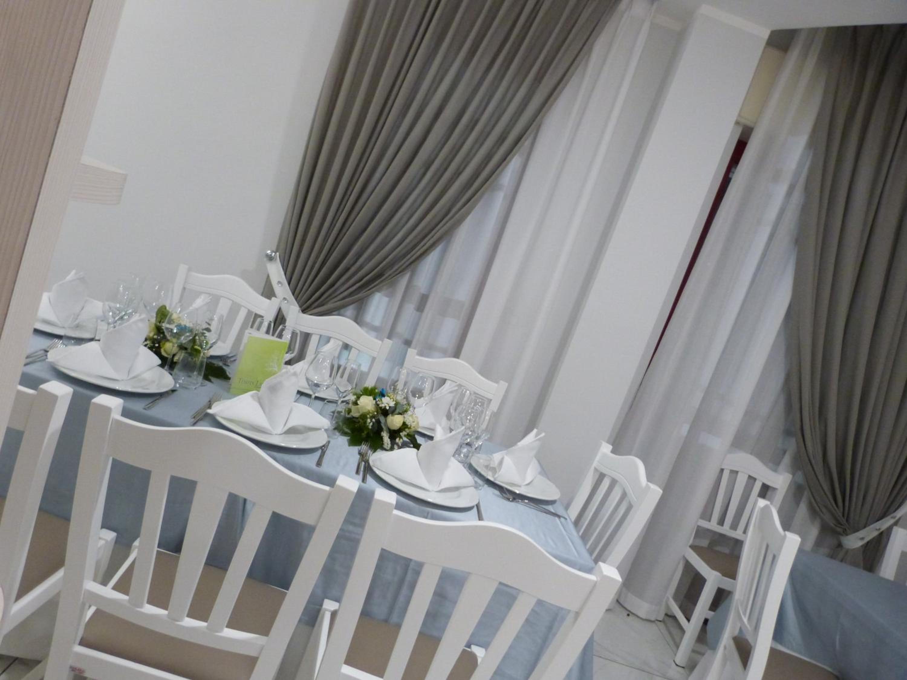 Deluxe Room (2 Adults + 1 Child) photo 3