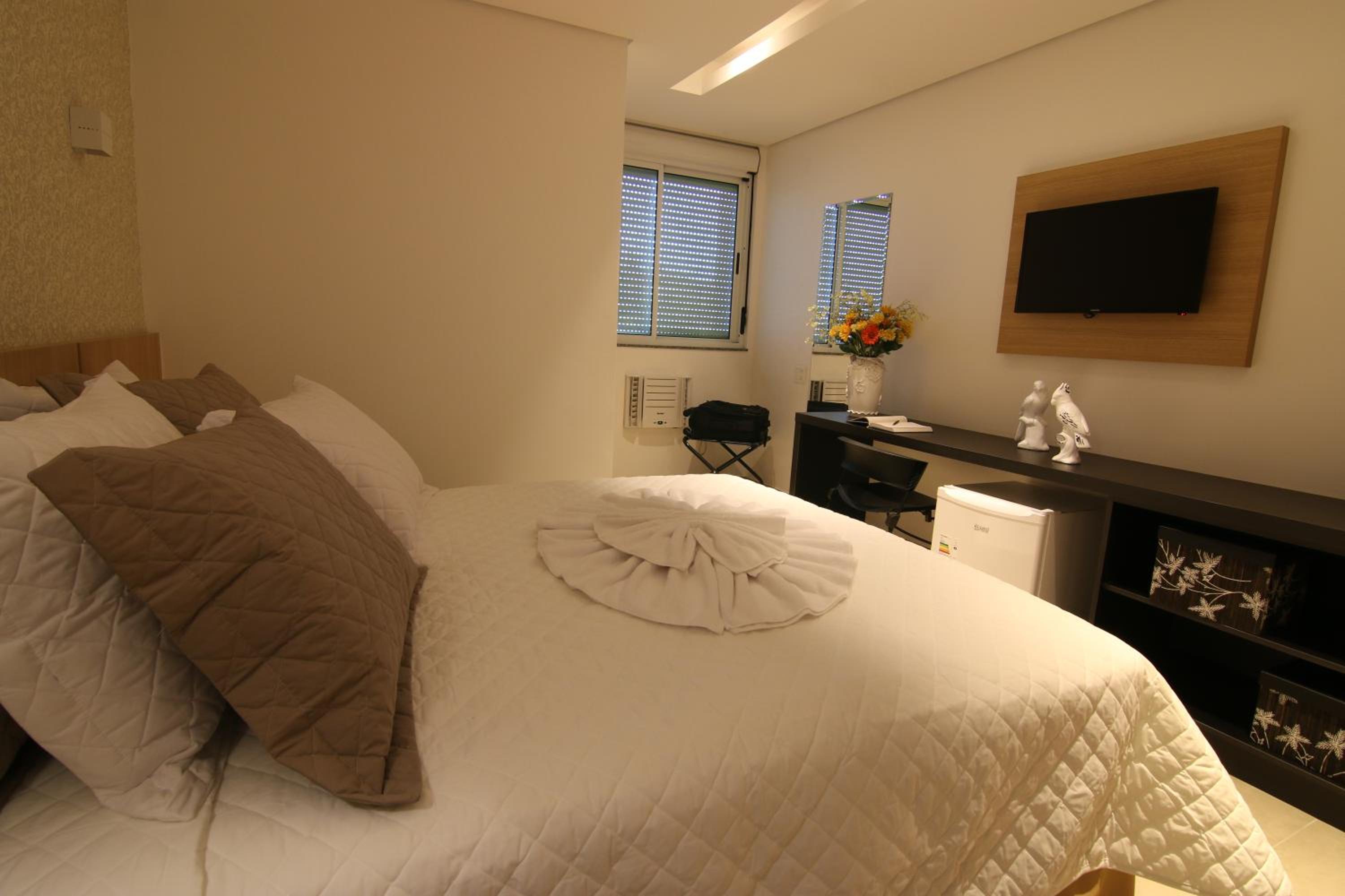 Executive Suite - Photo 5