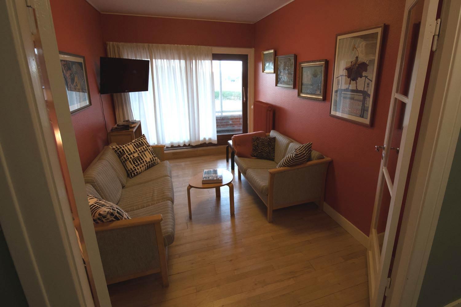 Single Room with Shared Bathroom photo 3