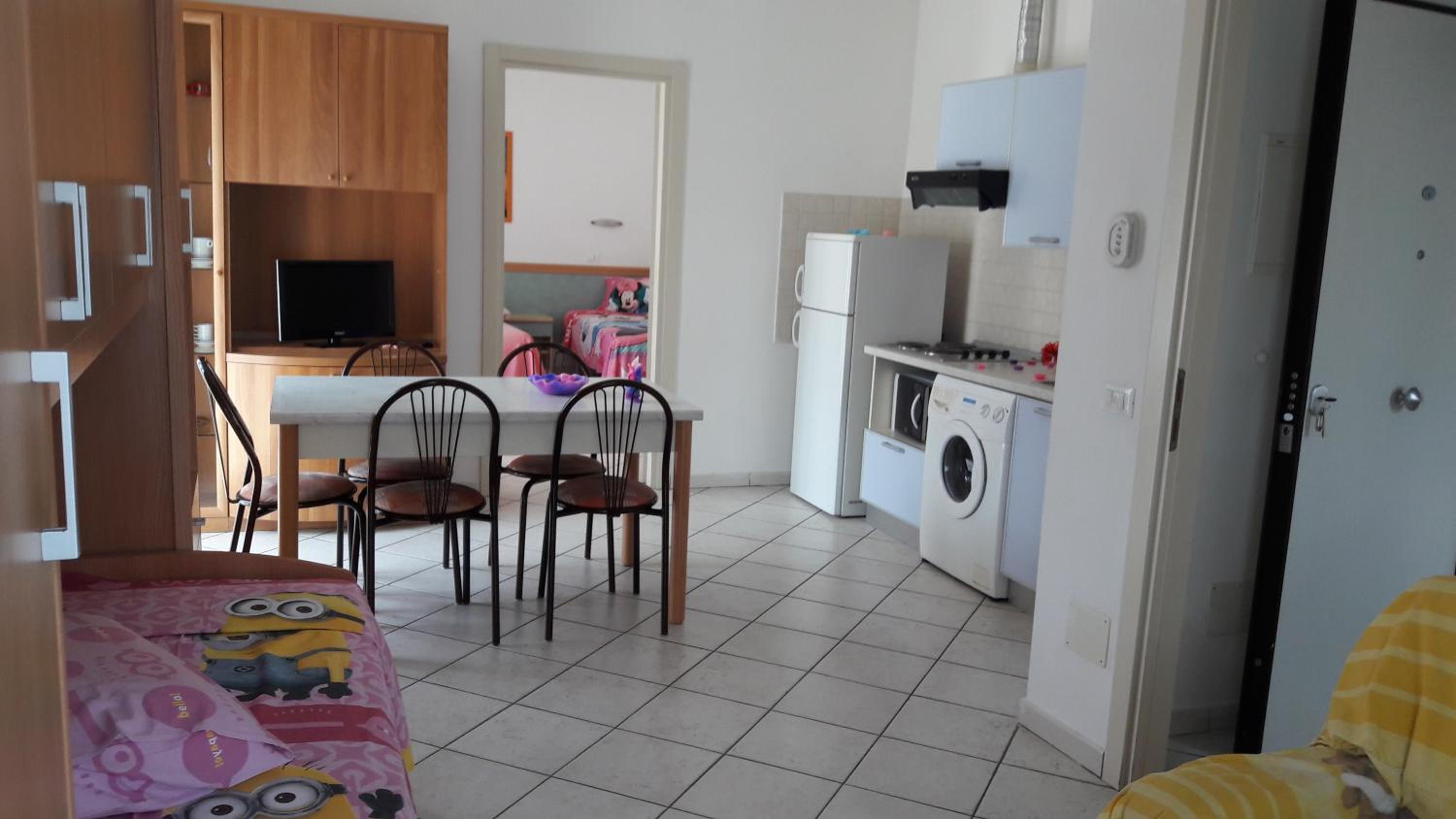 One-Bedroom Apartment photo 2