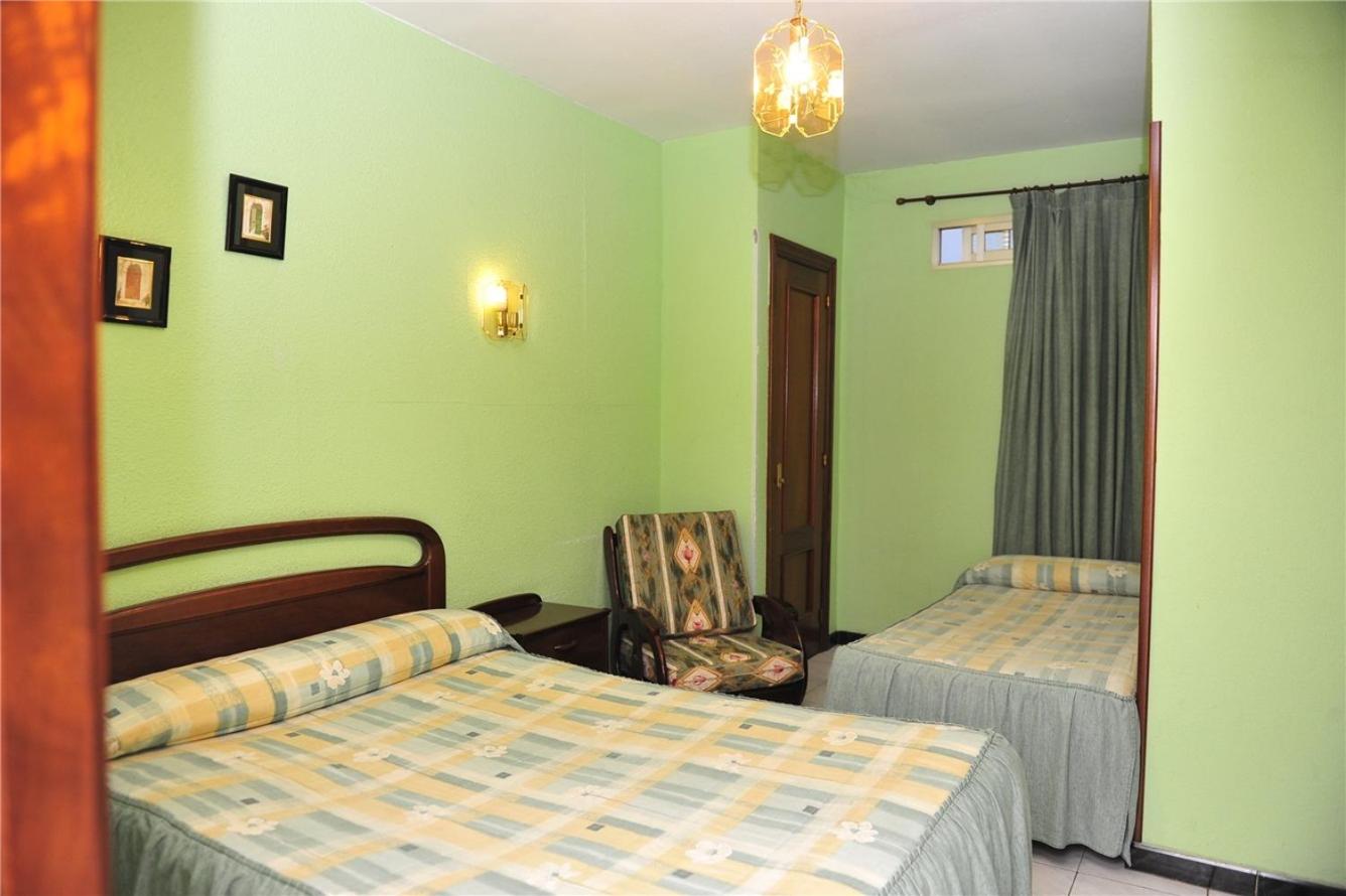 Habitación Triple con Baño Privado