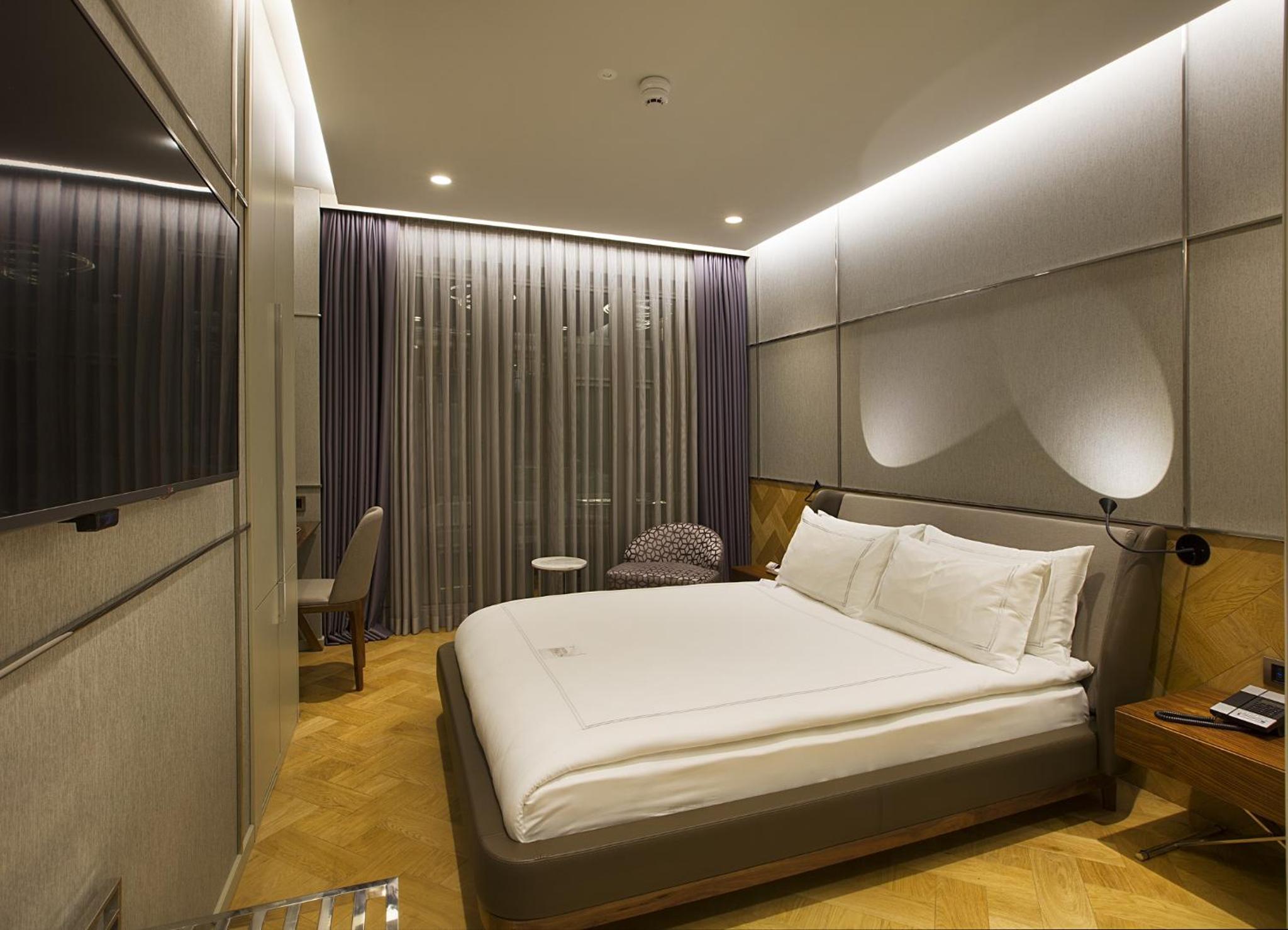 Available room
