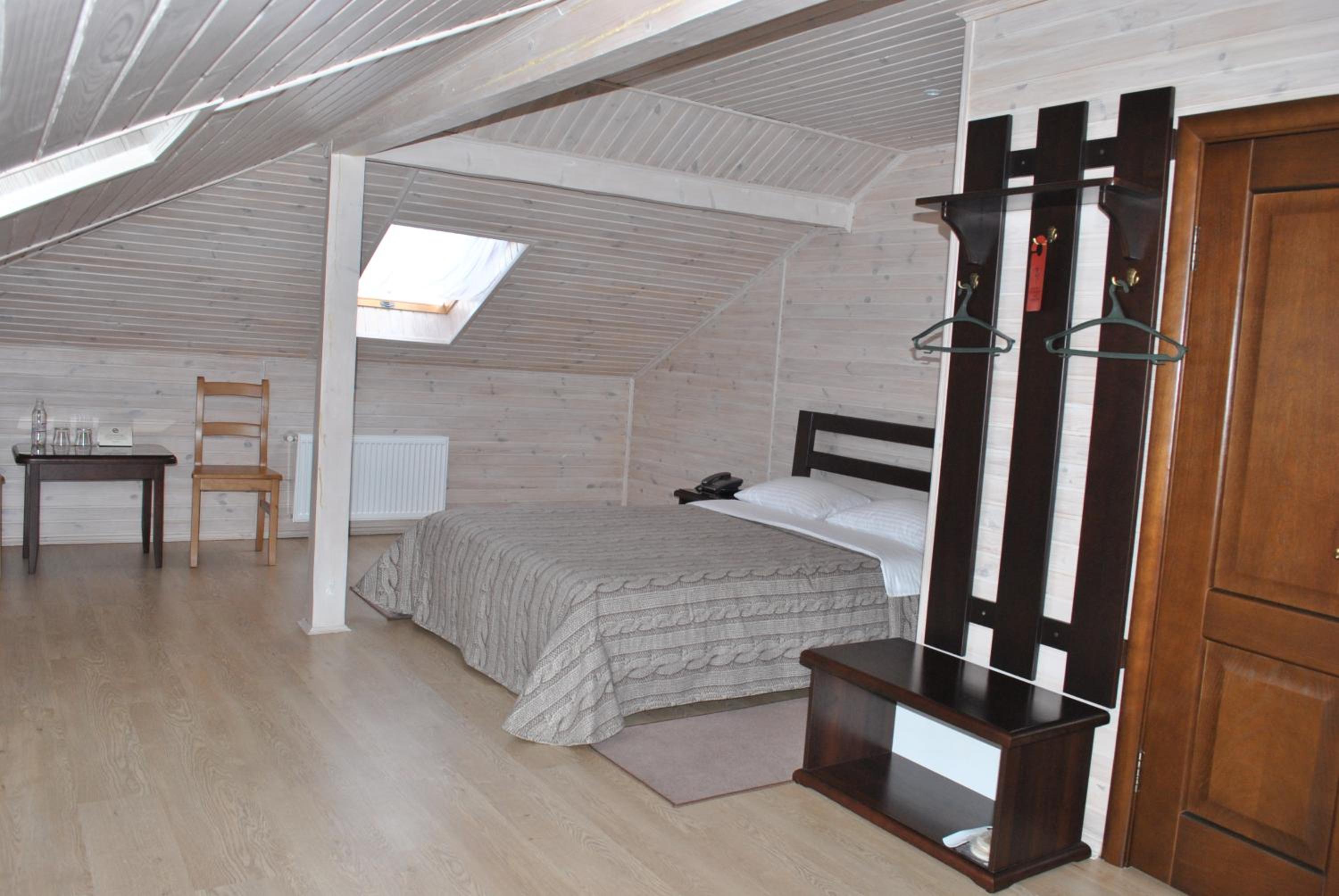 Budget  Attic Double Room photo 2