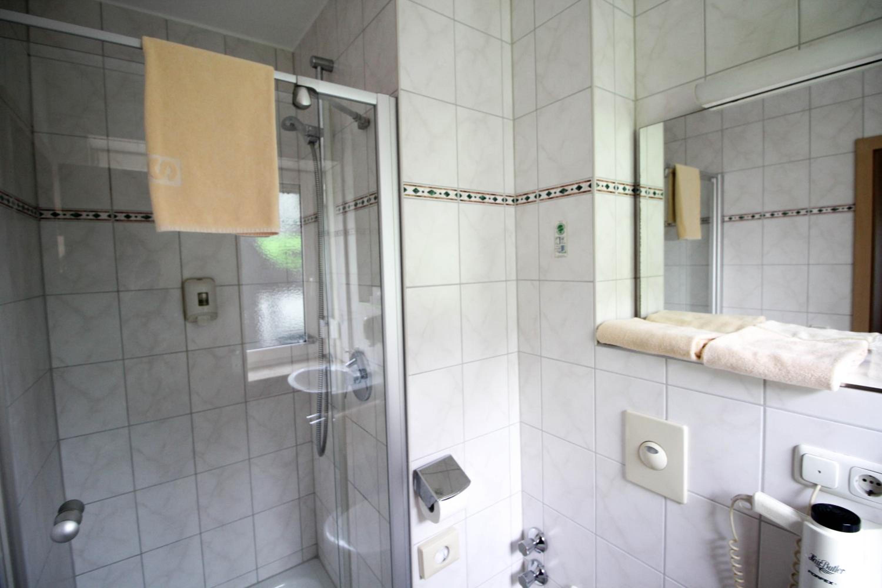Twin Room - Photo 4