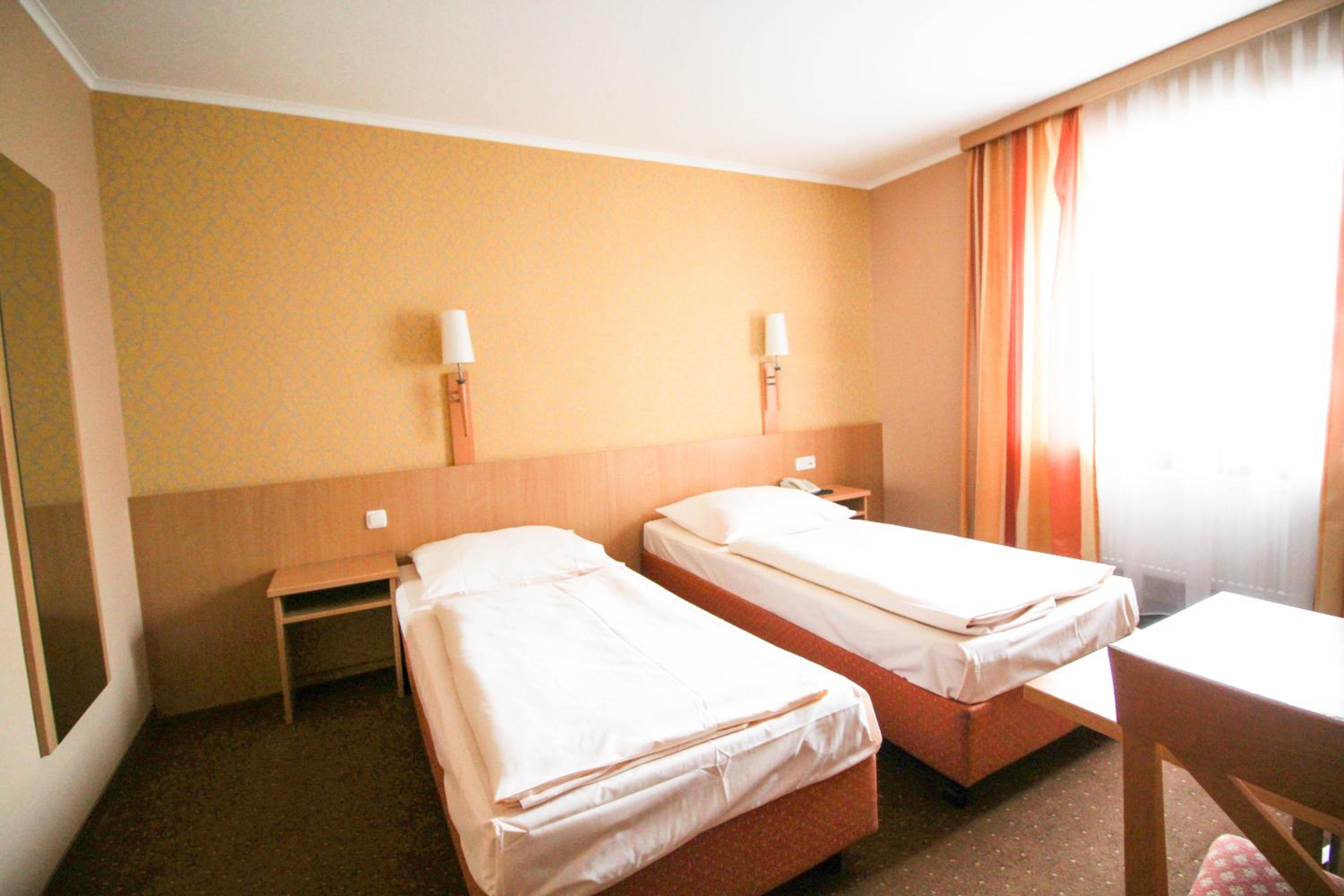 Twin Room - Photo 1