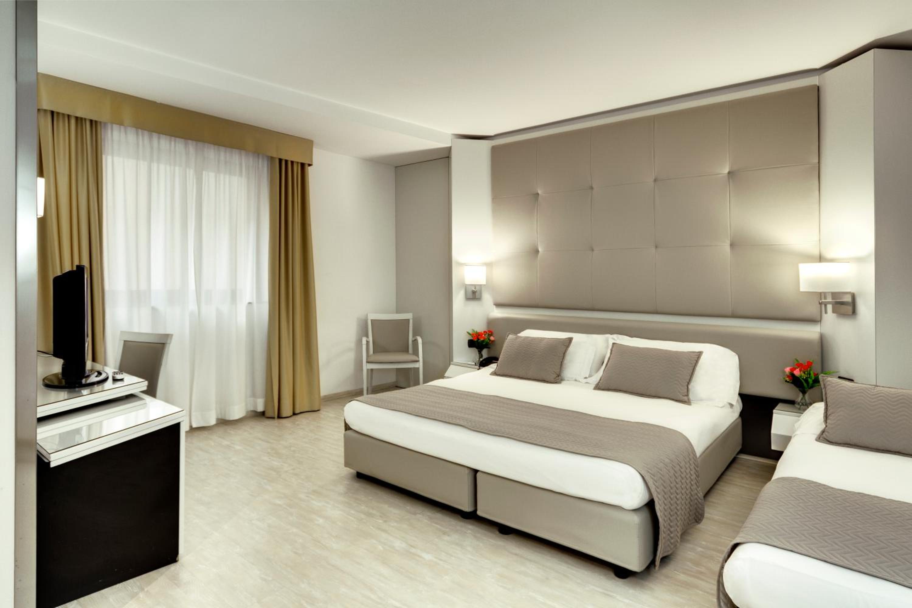 Double Room - Photo 2