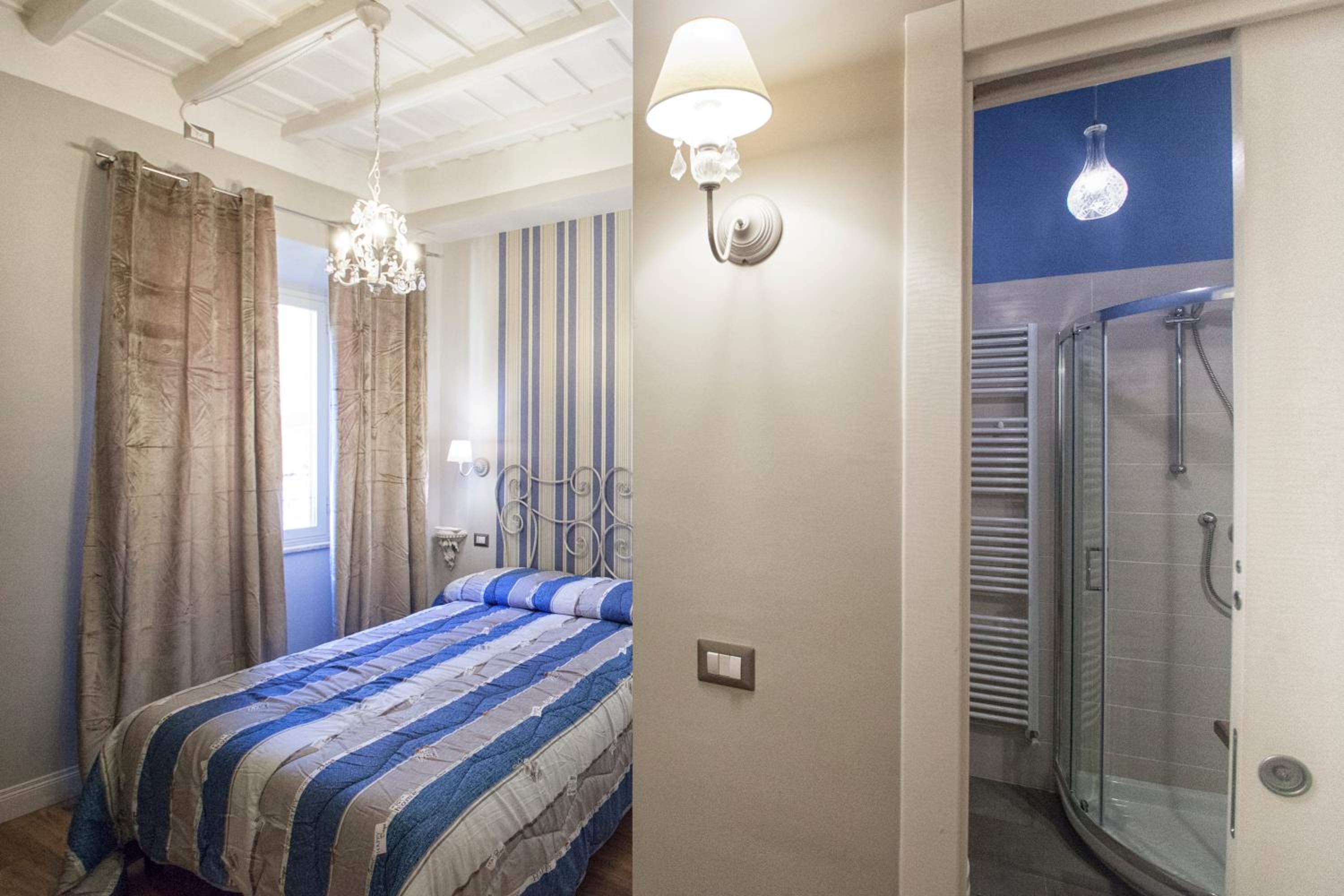 Small Double Room photo 1