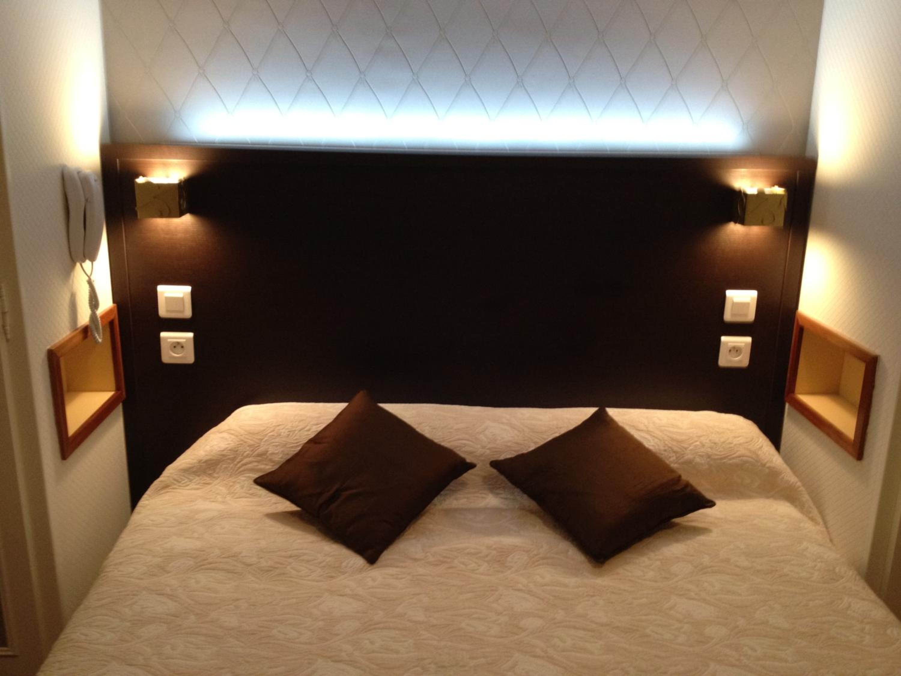 Double Room - Photo 8