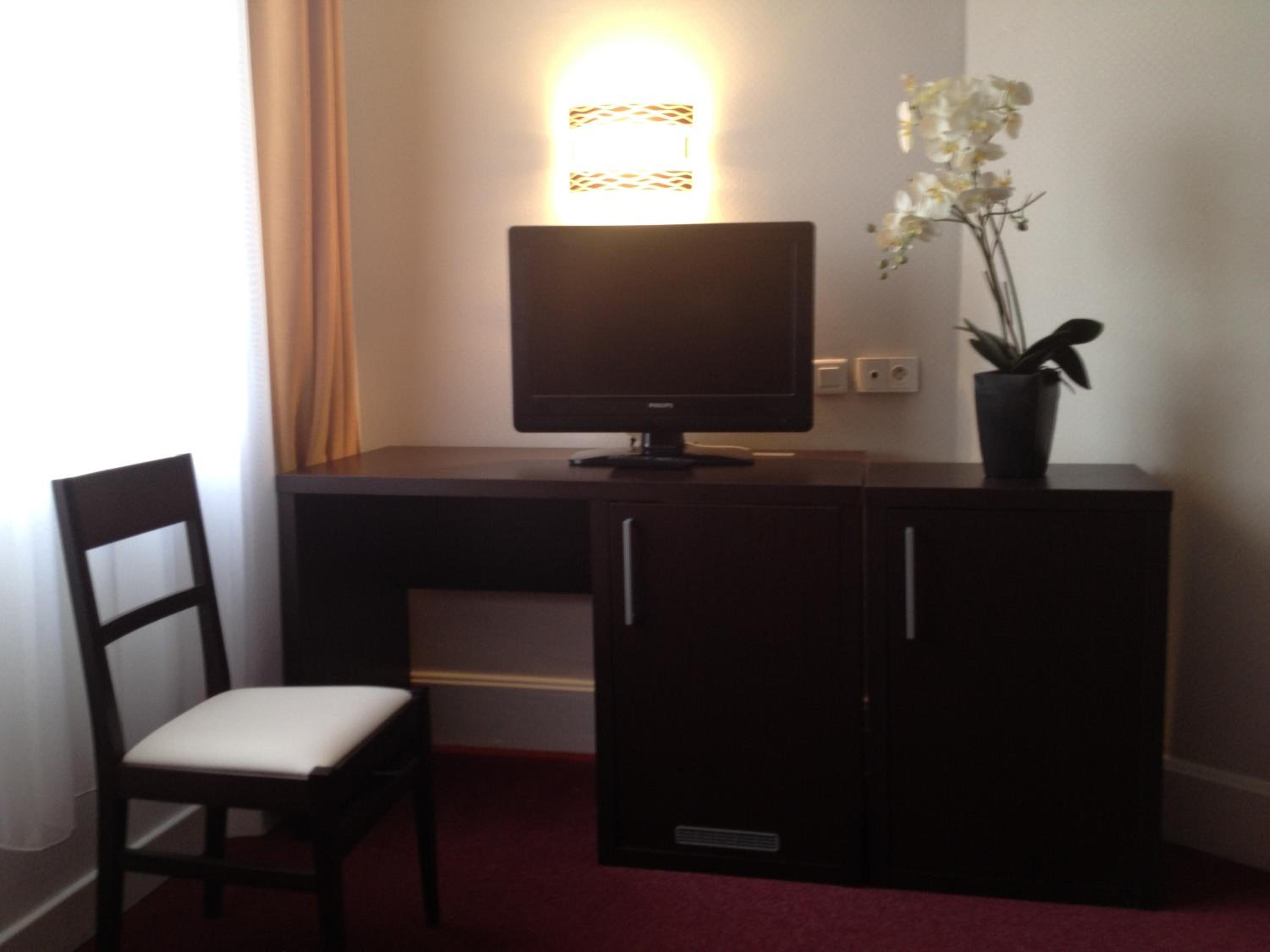 Double Room - Photo 7