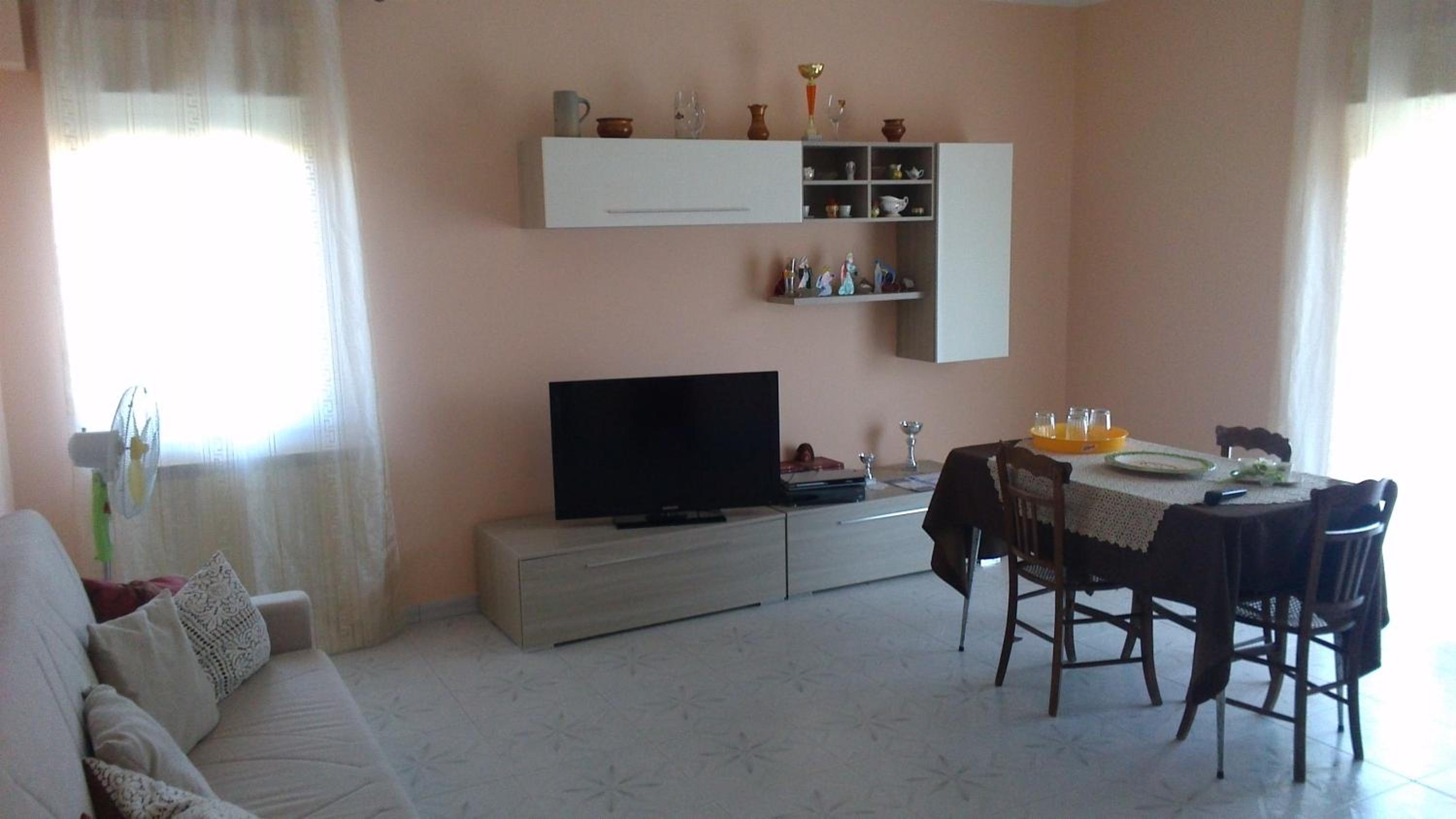 Apartment photo 2