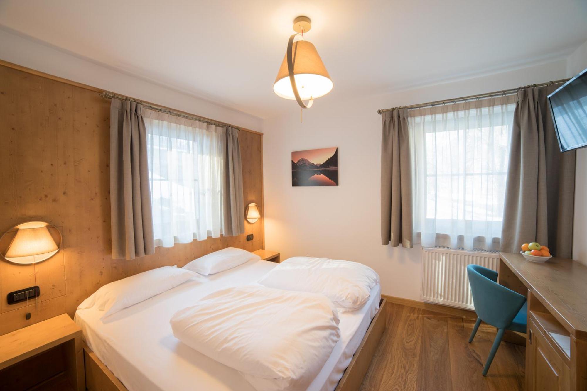 Standard Double Room - Photo 17