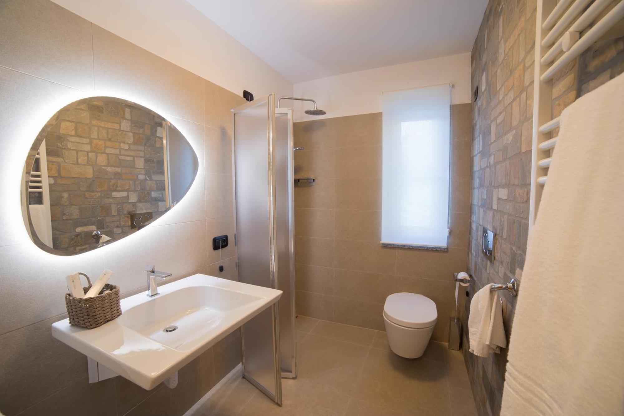 Standard Double Room - Photo 20
