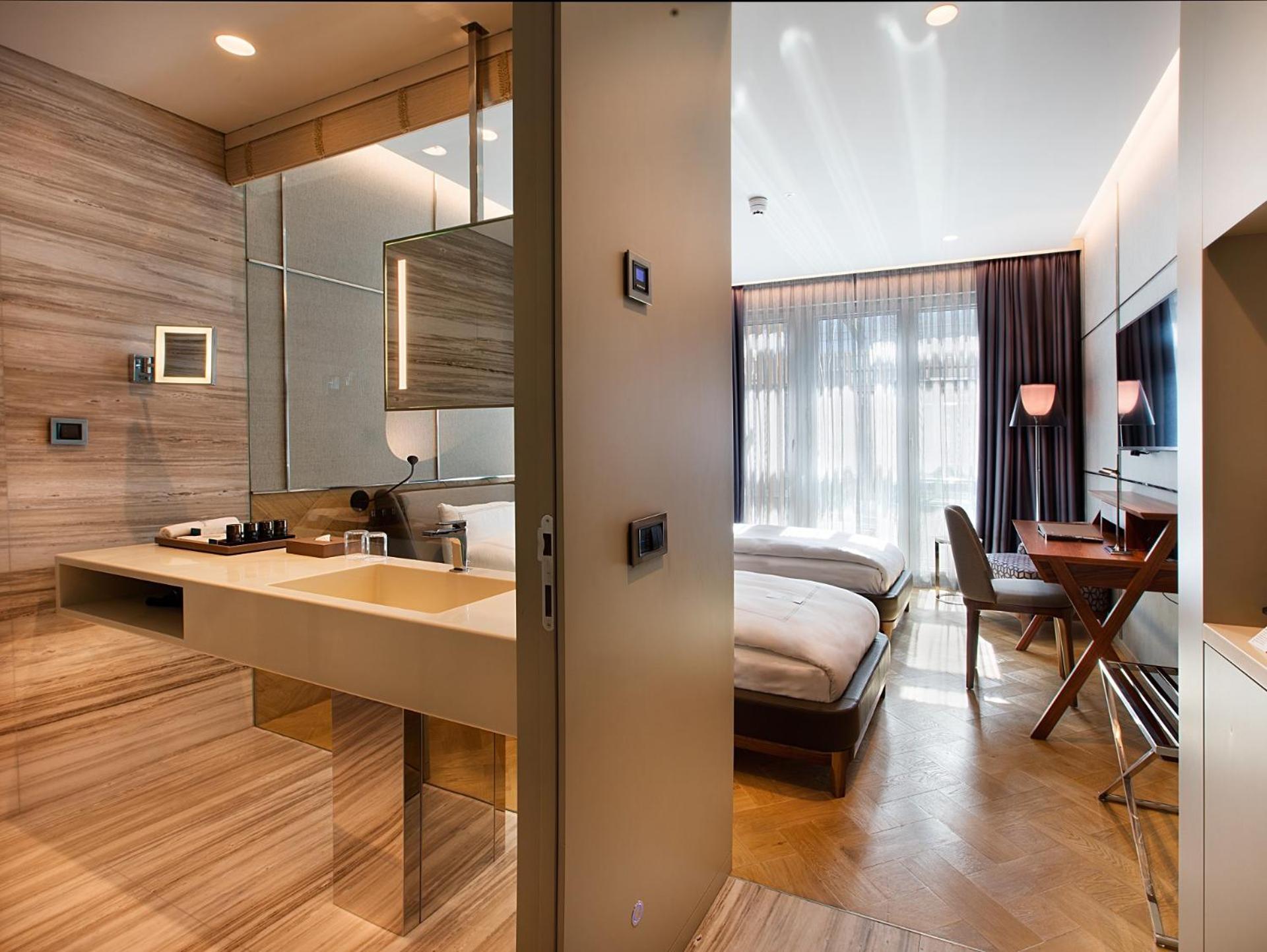 Deluxe Room Twin Bed