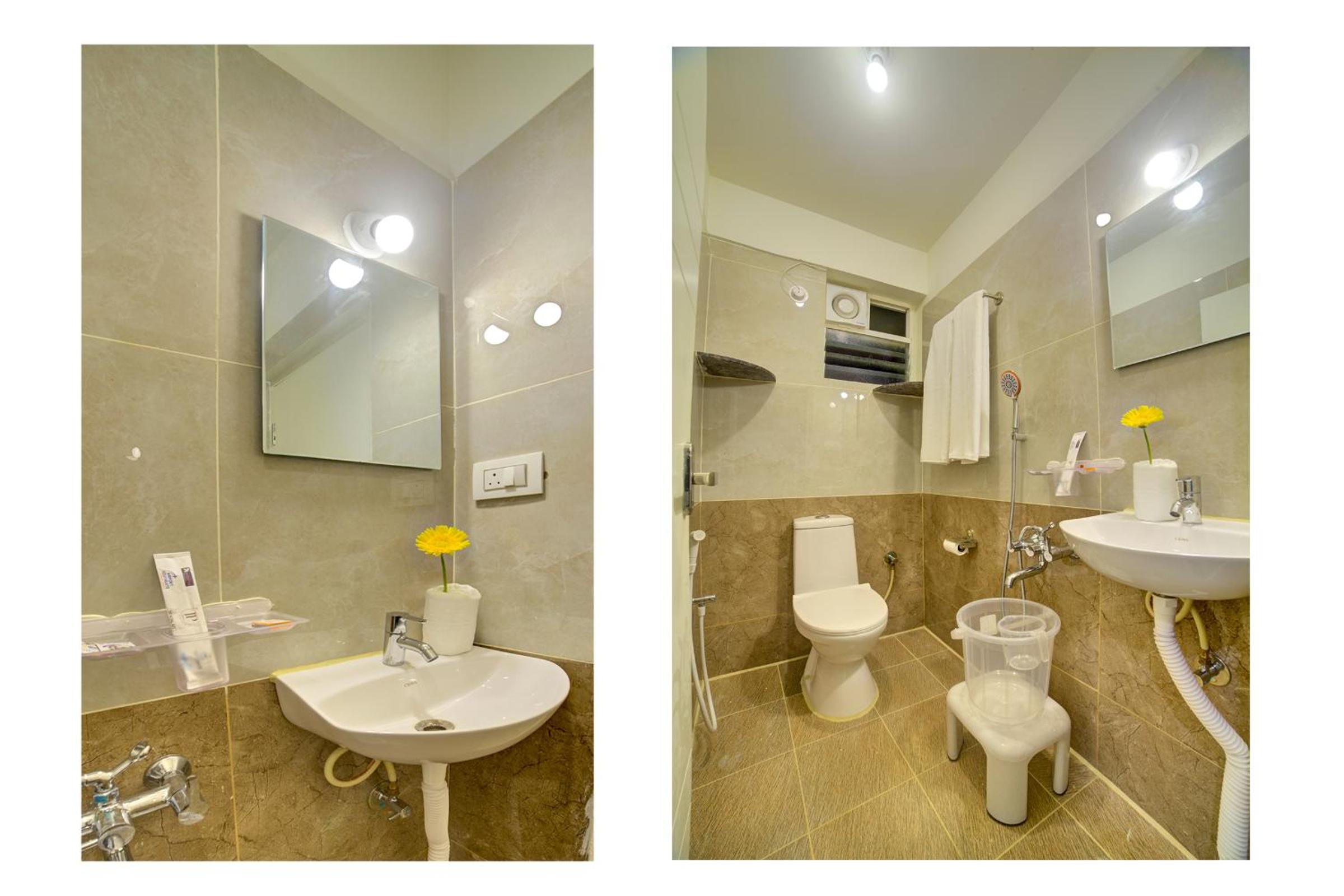 Twin Room with Private Bathroom photo 1