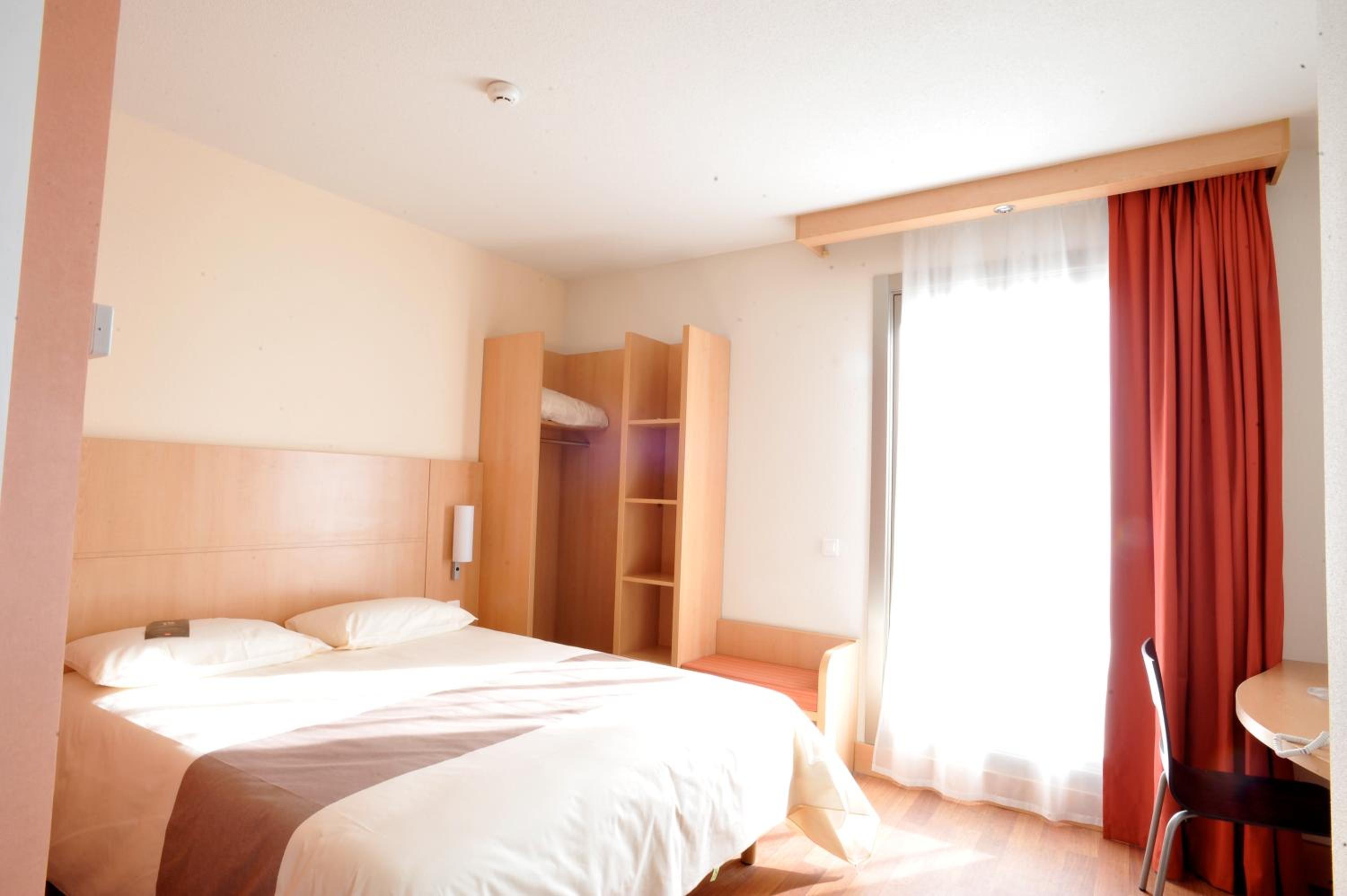 Double Room - Photo 16