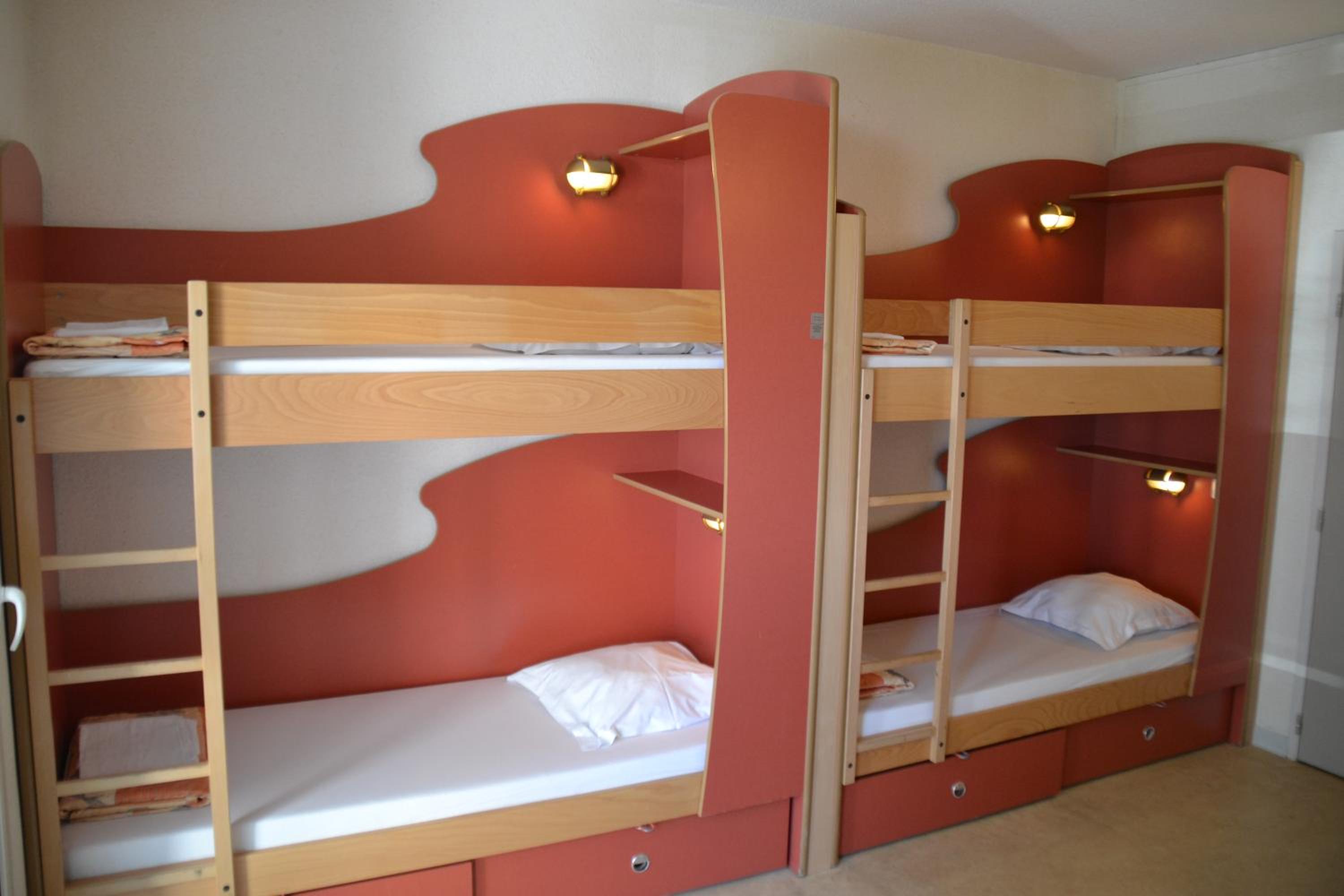 Quadruple Room with Private Bathroom photo 1