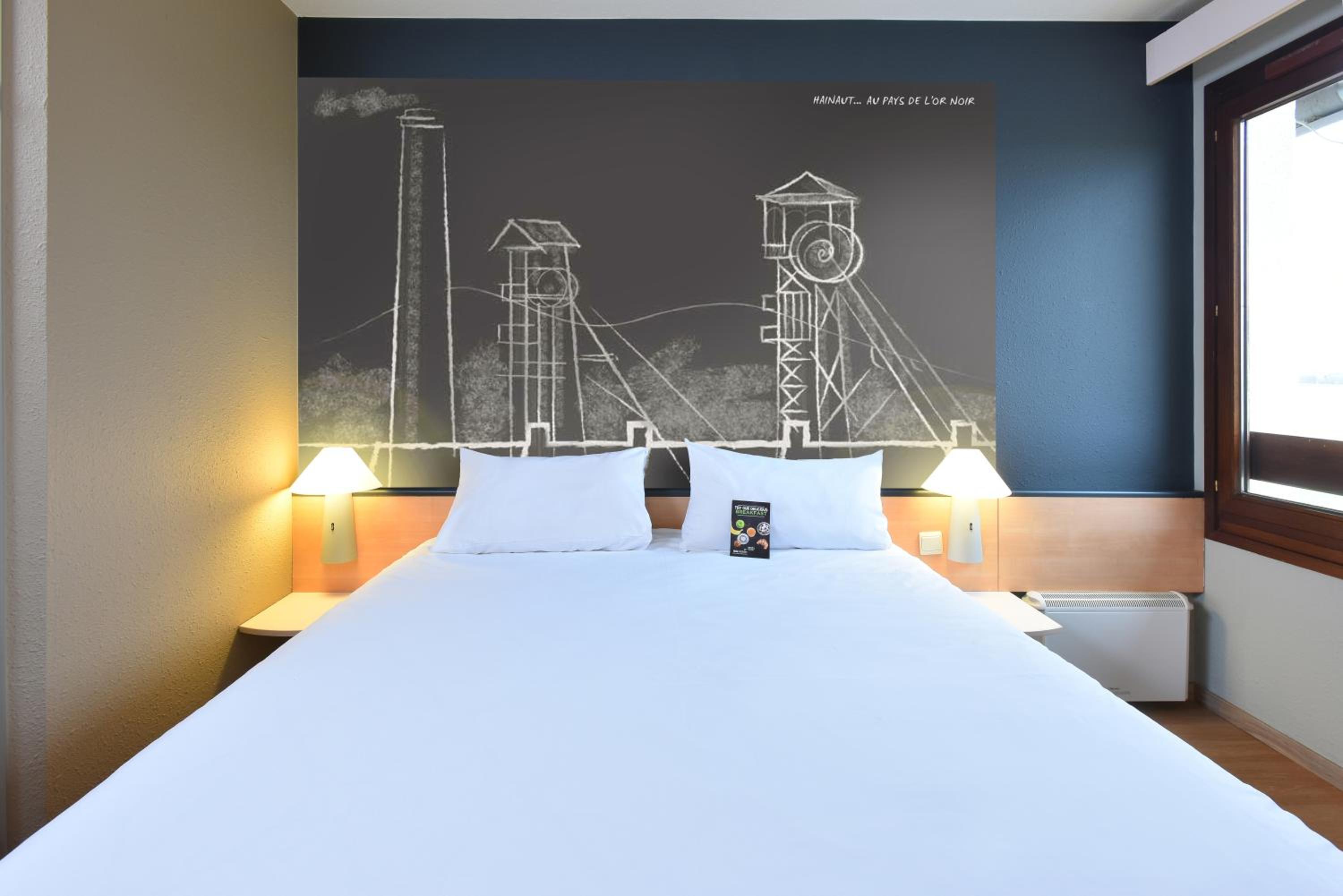 Triple Room with One Double Bed and One Single Bed - Photo 2