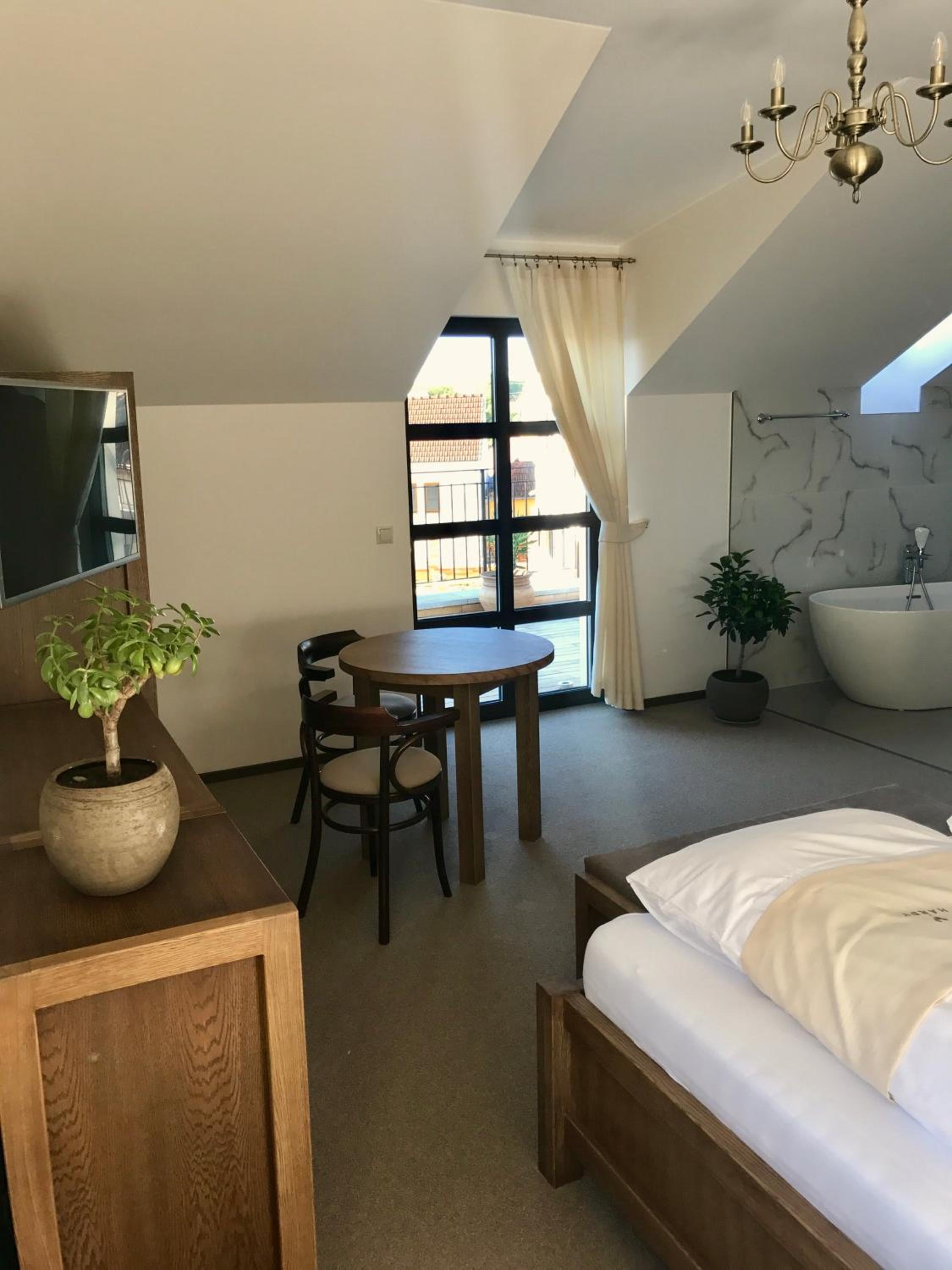 Deluxe Double Room with Bath