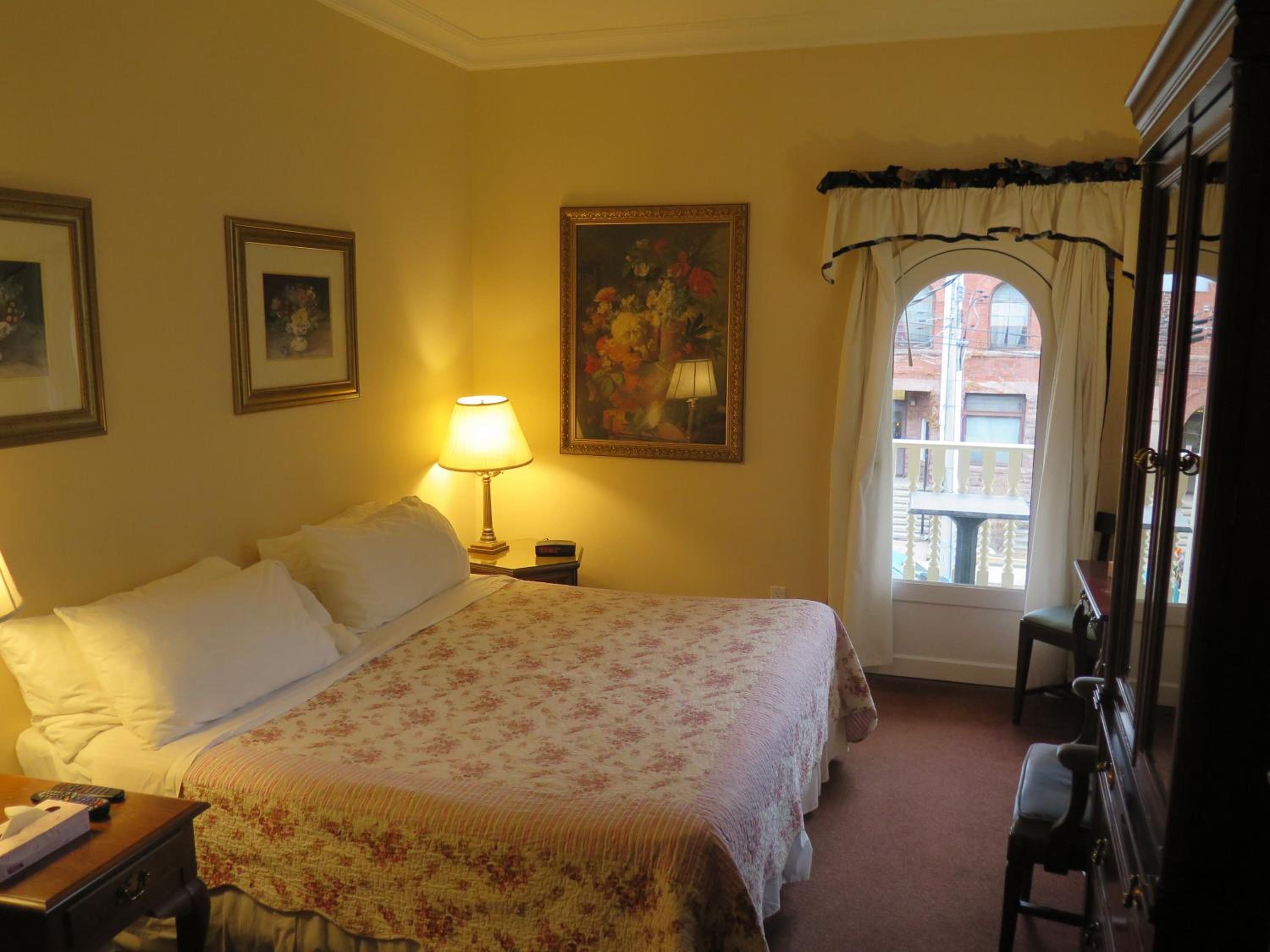 King or Queen Room - Photo 3