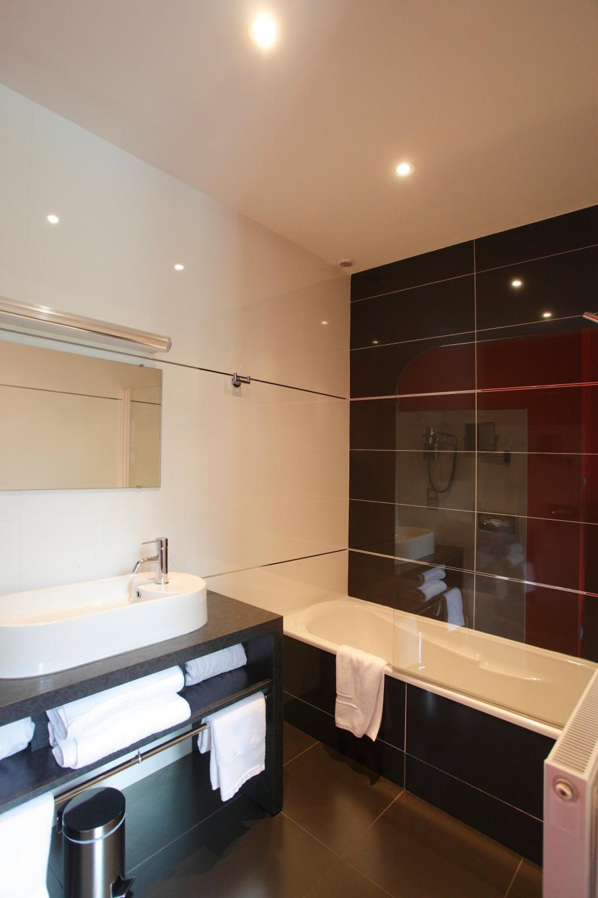 Prestige Quadruple Room in the castle - Photo 5