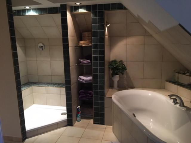 Queen Suite - Photo 5