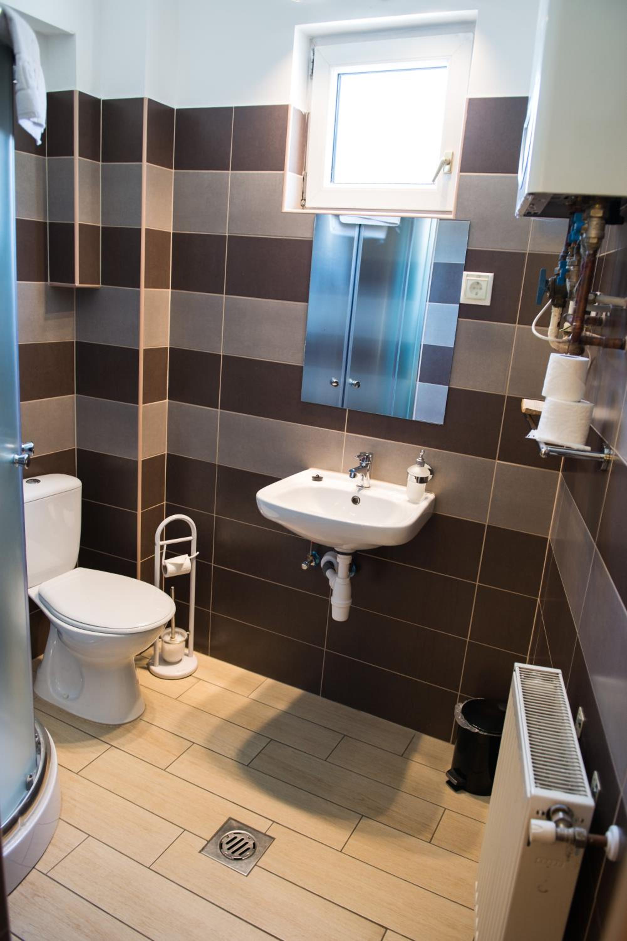 Double or Twin Room - Photo 7