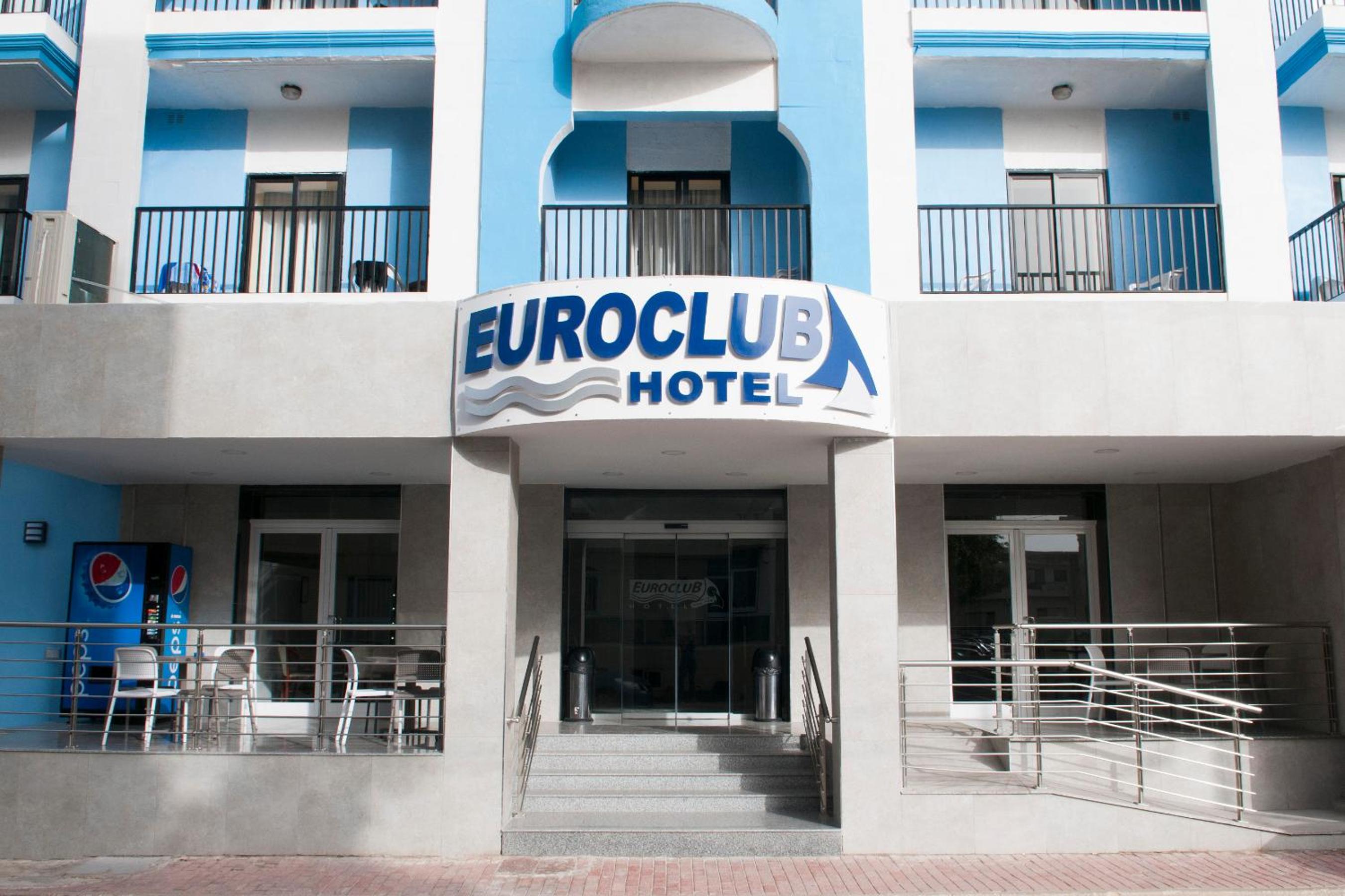 Double Room With Airport Shuttle Included