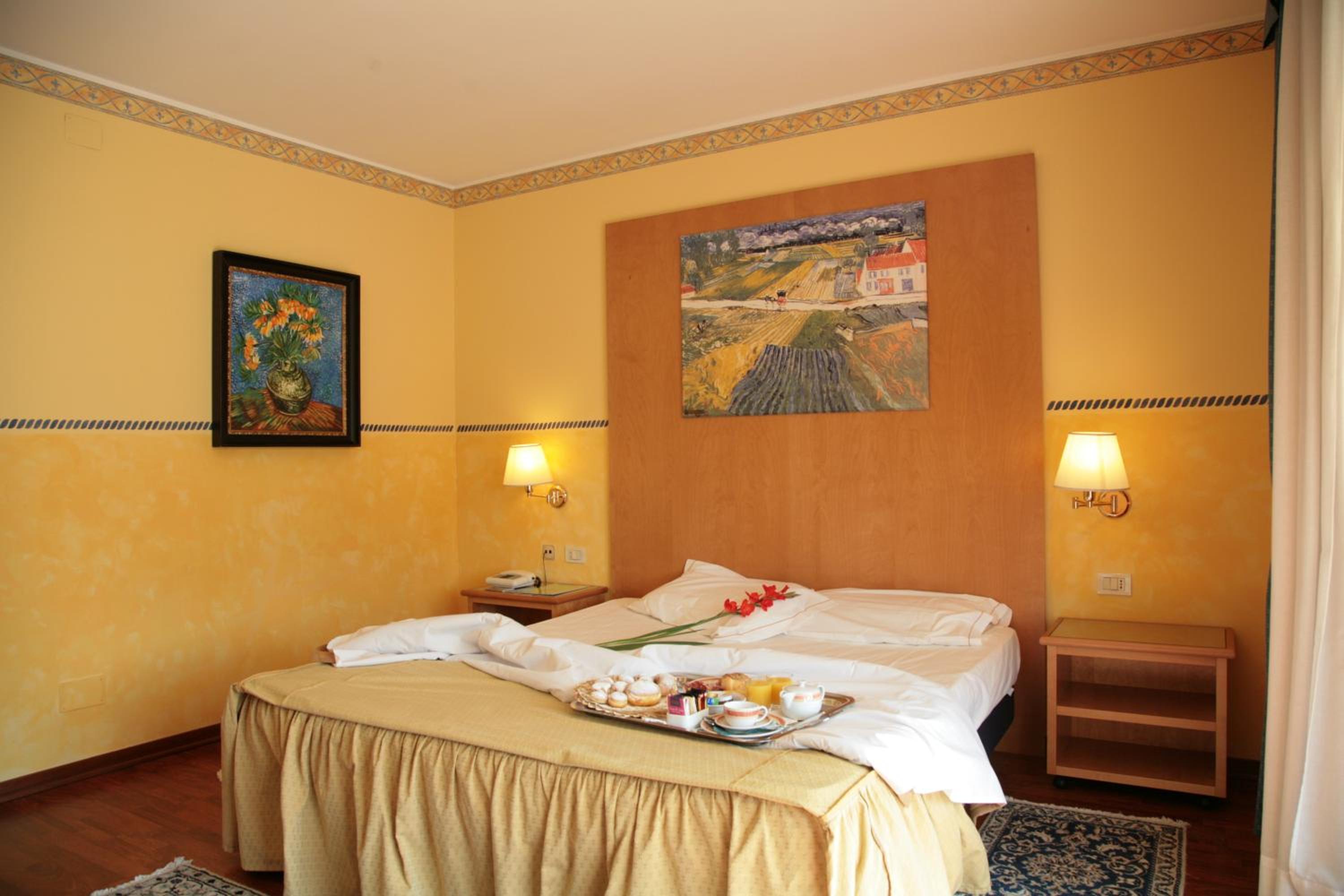 Deluxe Double Room photo 2